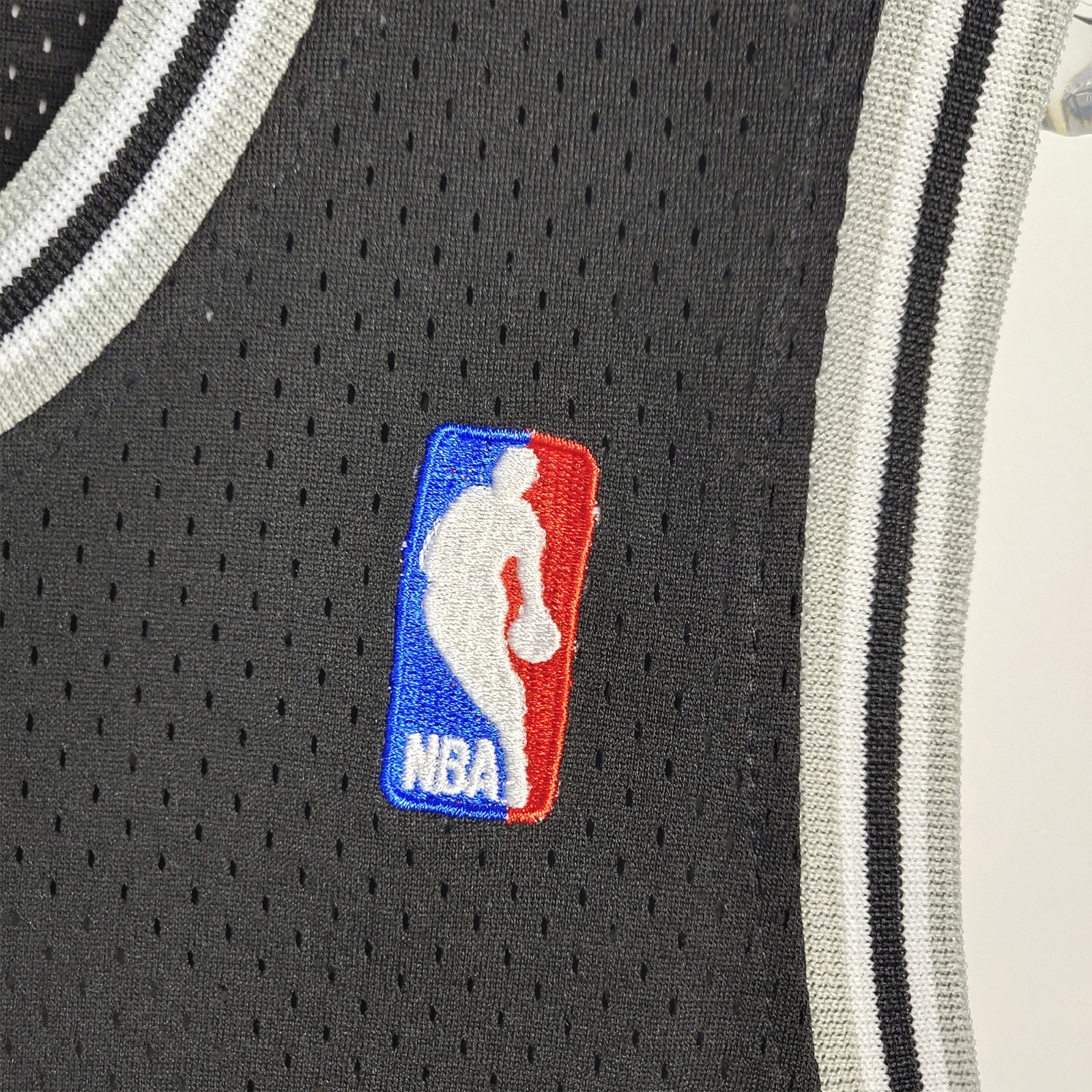 Tim Duncan #21 jersey. Stitched design. Black fan jersey. New. Sizes S-2XL