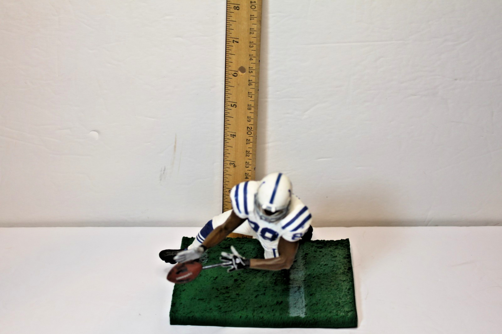2004 McFarlane NFL Indianapolis Colts Football Action Figure #88 Marvin Harrison