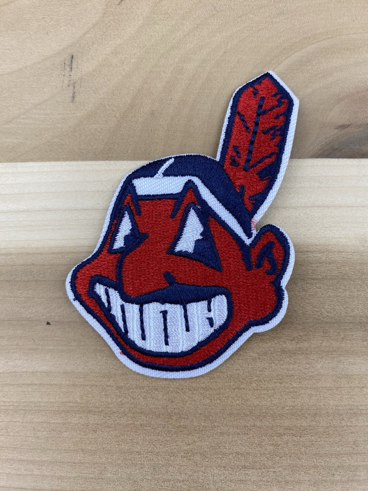 CLEVELAND INDIANS MLB BASEBALL EMBROIDERED IRON ON PATCH 3×2