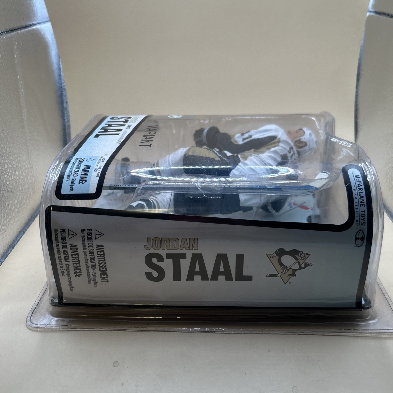 McFARLANE JORDAN STAAL PITTSBURGH PENGUINS SERIES 18 FIGURE HOCKEY NHL
