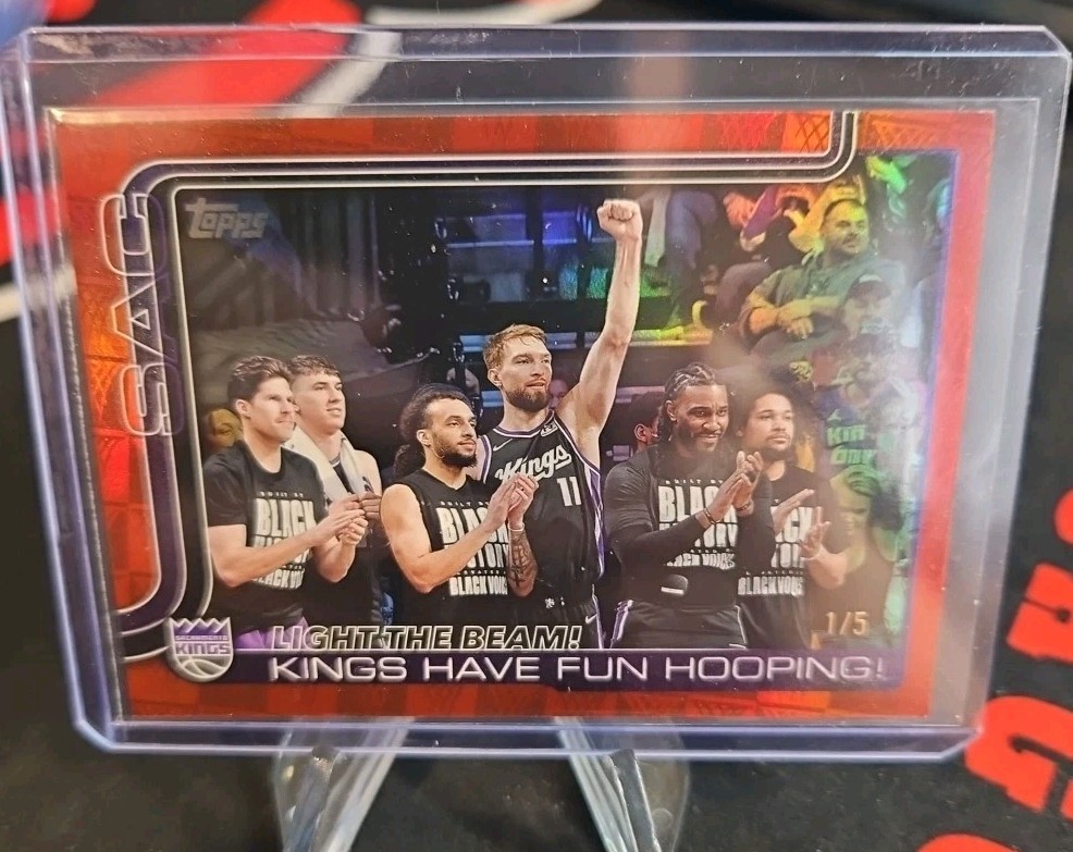 LIGHT THE BEAM! 2025 Topps #295 Kings Have Fun Hooping RED Holo Foil SSP 1/5