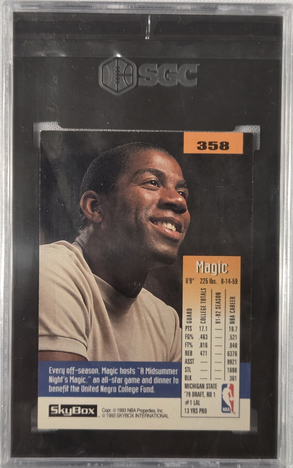 1992-93 SKYBOX #358 MAGIC JOHNSON 💎FACTORY AUTO💎 WITH LOGO STAMP SGC NM/MT 8