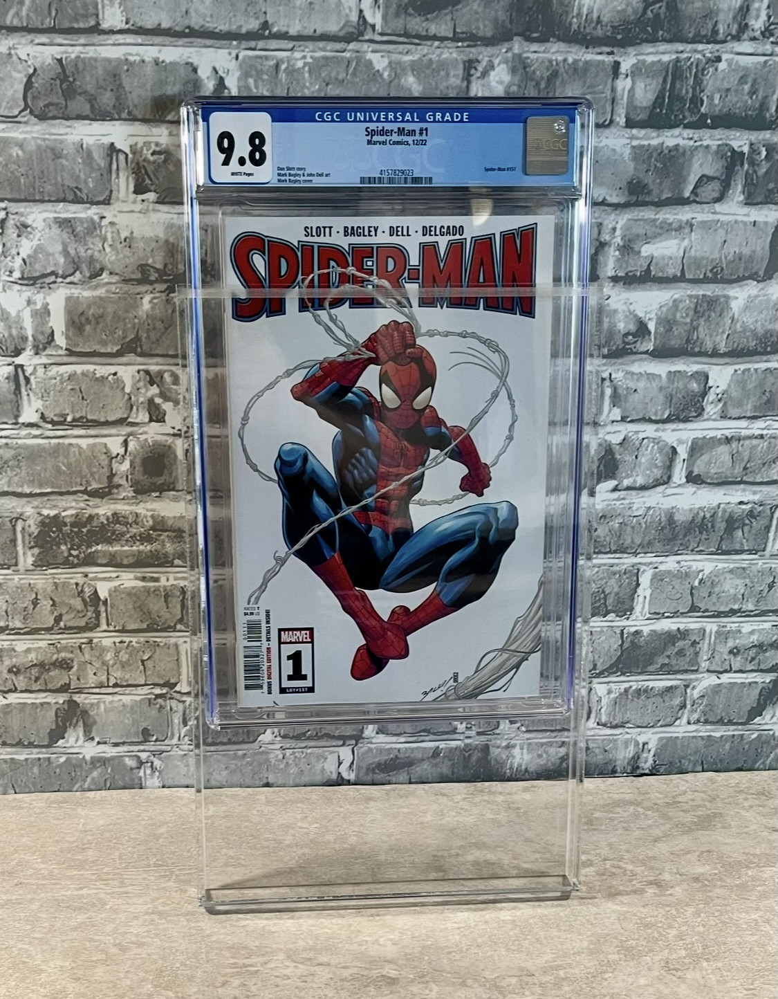 CRYSTAL CLEAR ACRYLIC CASE DISPLAY HOLDER FOR CGC COMICS- PROTECTS AND DISPLAYS!
