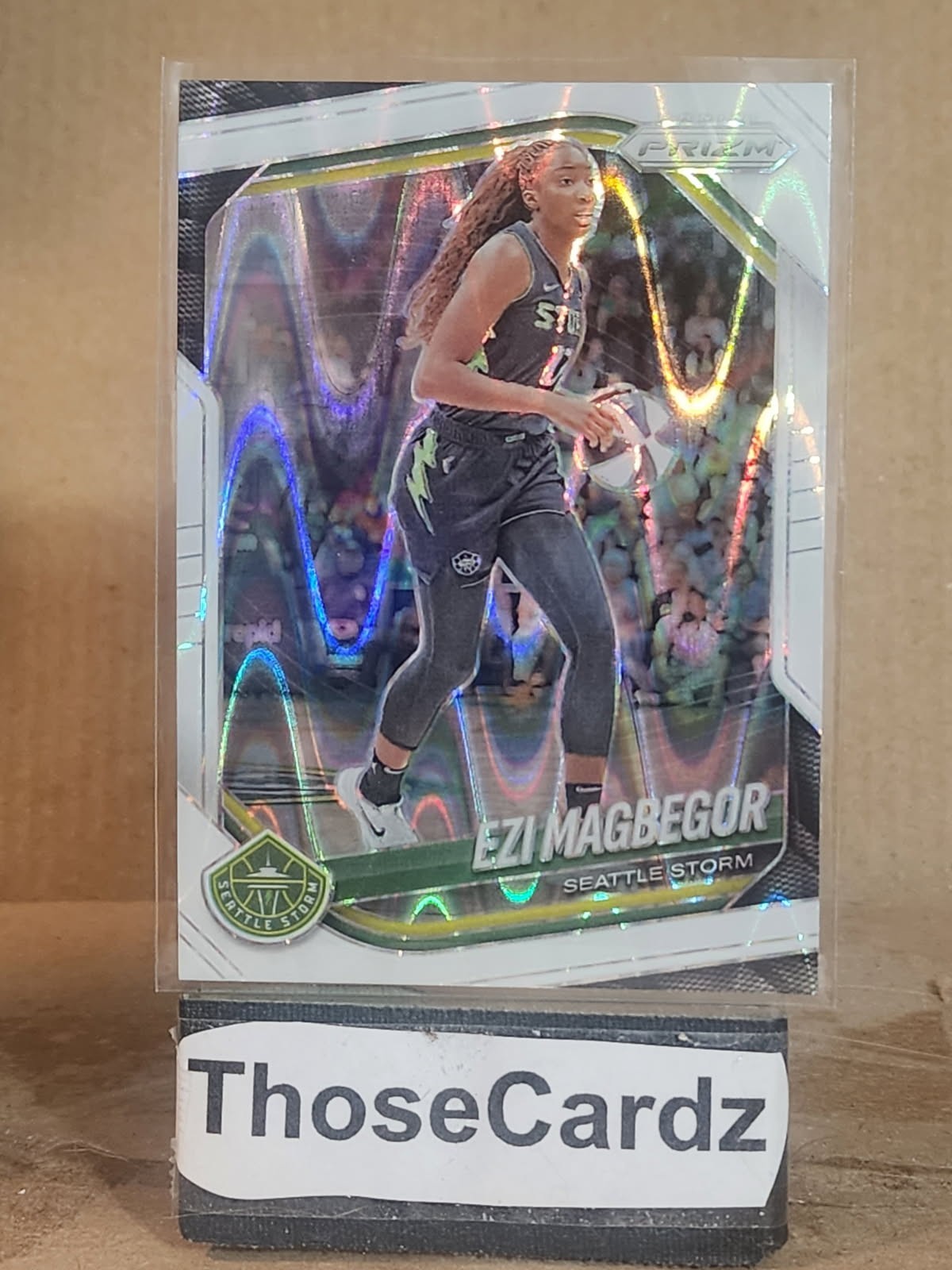 2025 Panini Prizm WNBA White Seismic Prizm #36 Ezi Magbegor