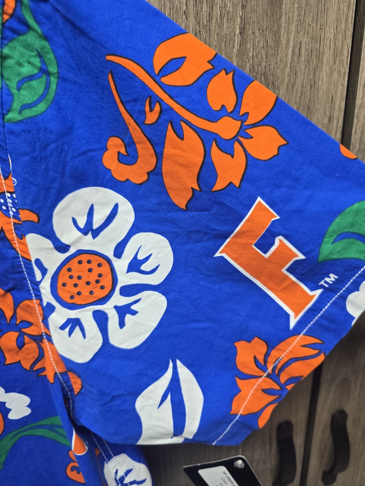 OFFICAL NEW W/TAGS FLORIDA GATORS HAWAIIAN ALOHA STYLE FULL BUTTON WES & WILLY