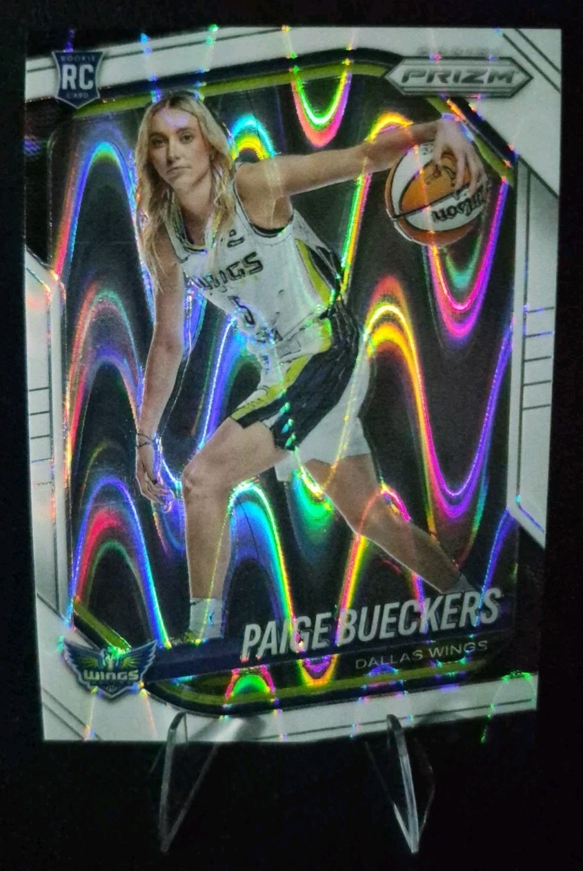 2025 Prizm White Seismic Variation – Paige Bueckers #147 (RC)