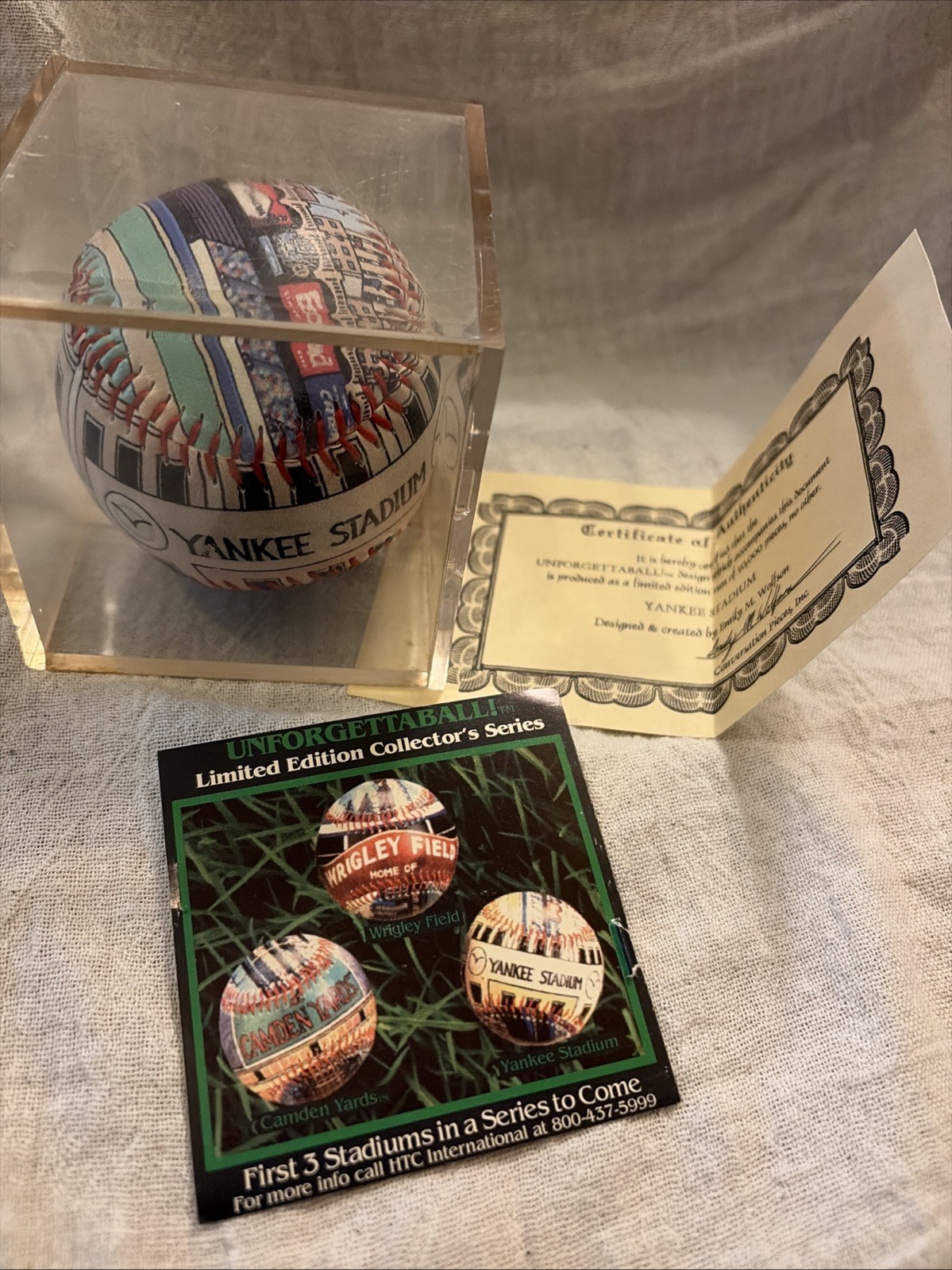 Yankee Limited Edition Collectors Series Stadium Souvenir Fotoball