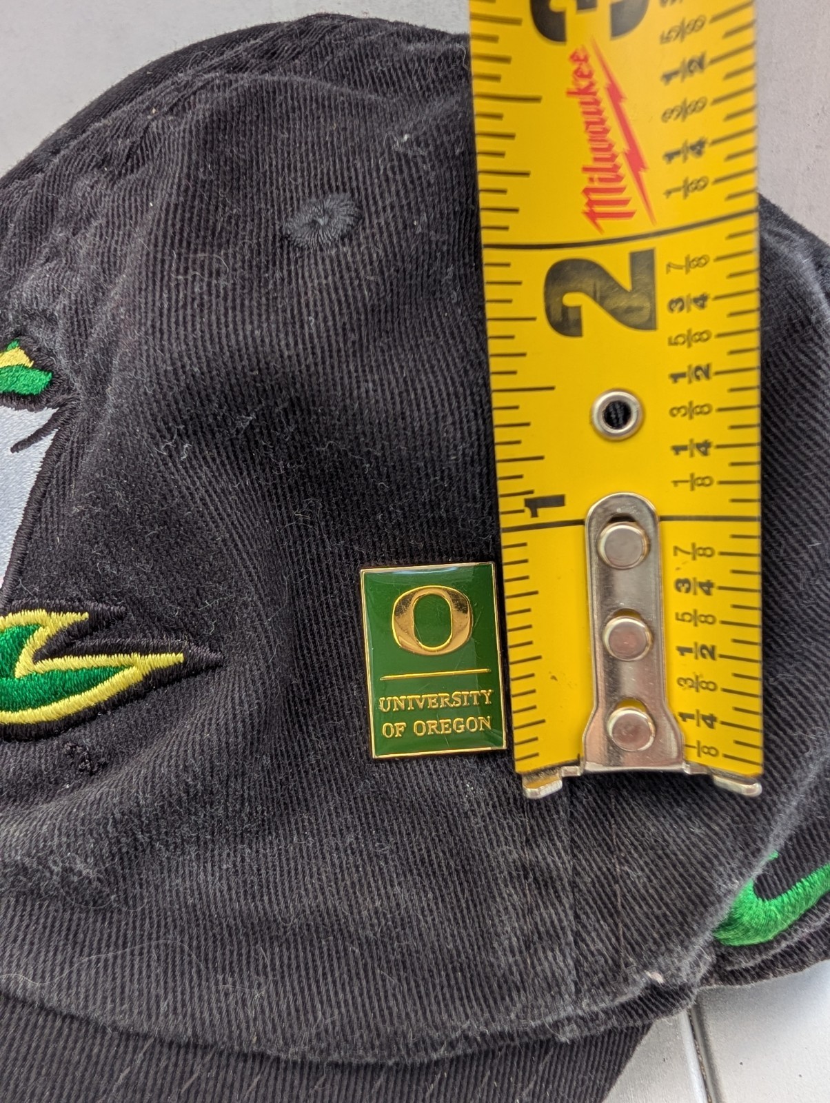University of Oregon Rectangular Green And Gold Enamel Pin Oregon Ducks