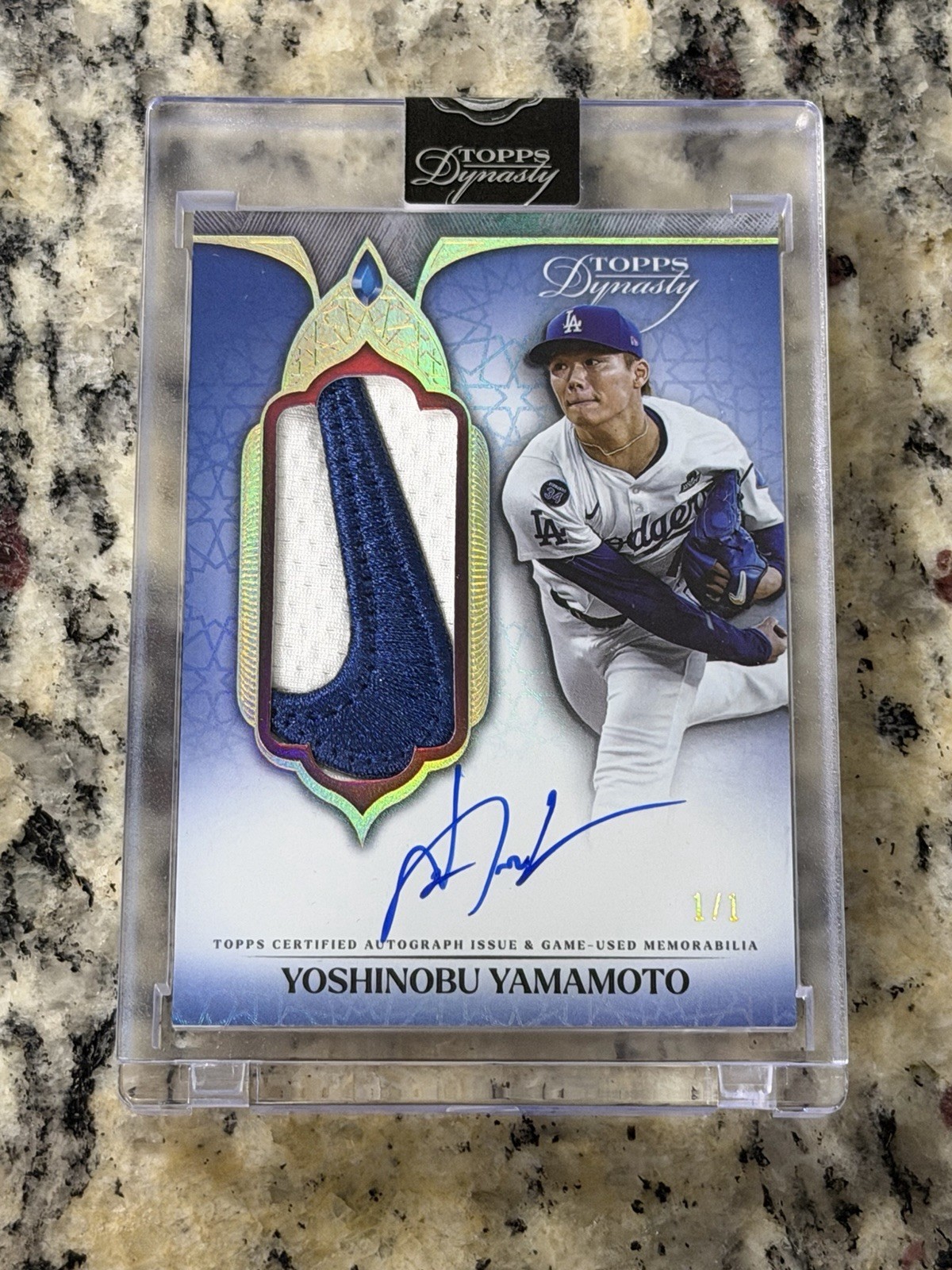2025 TOPPS DYNASTY YOSHINOBU YAMAMOTO 1/1 NIKE SWOOSH PATCH AUTO SEALED *GRAIL*