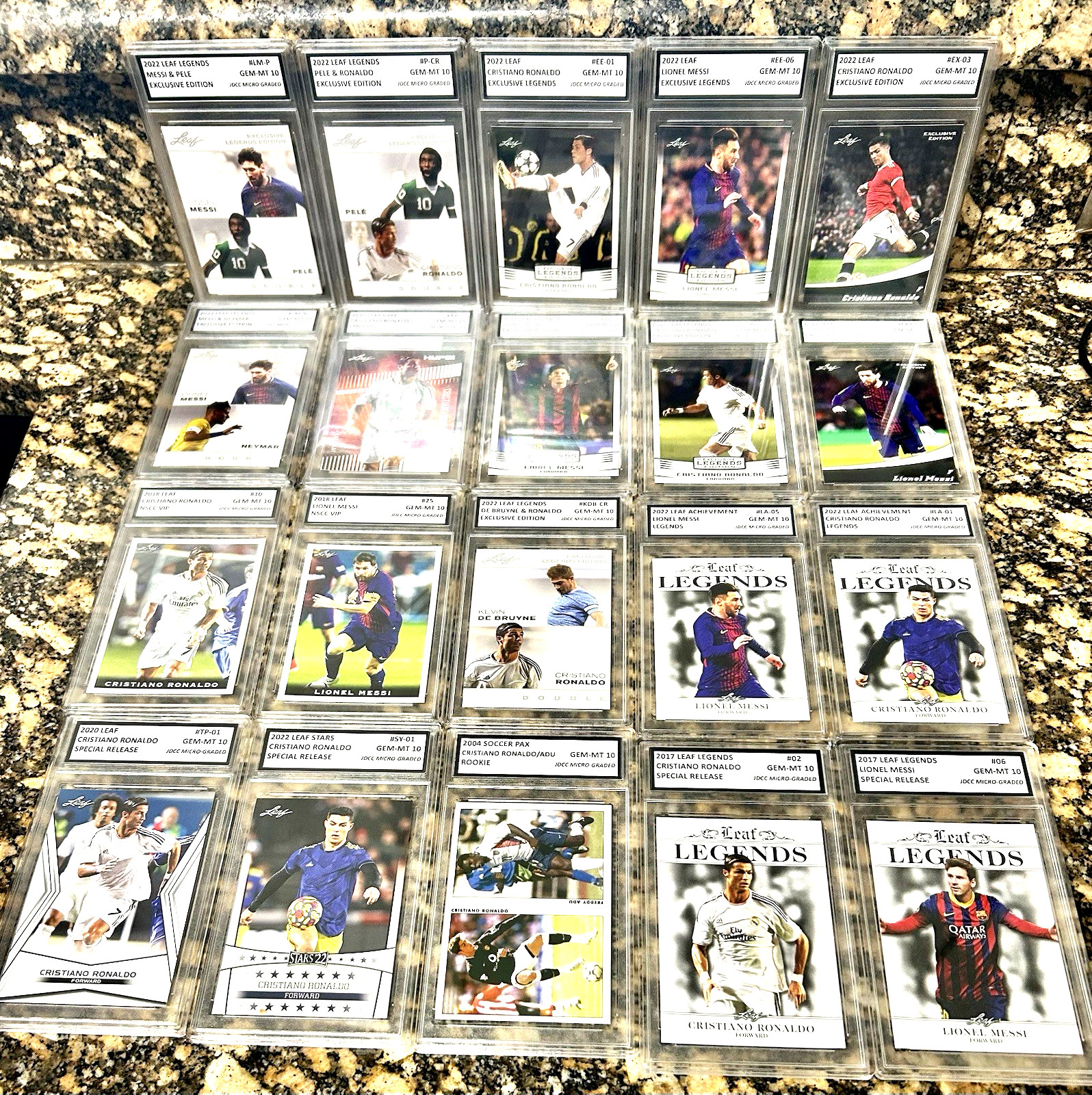 25 Card Lot 2004-22 LIONEL MESSI/PELE/CRISTIANO RONALDO Rookie GRADED GEM-MT 10