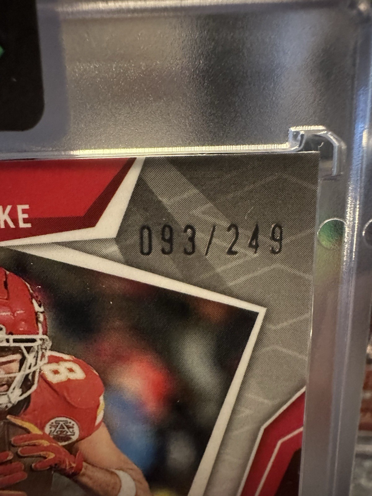 2025 Panini Phoenix – Pandora Patch Travis Kelce #PAP-TKE Red /249 (MEM)