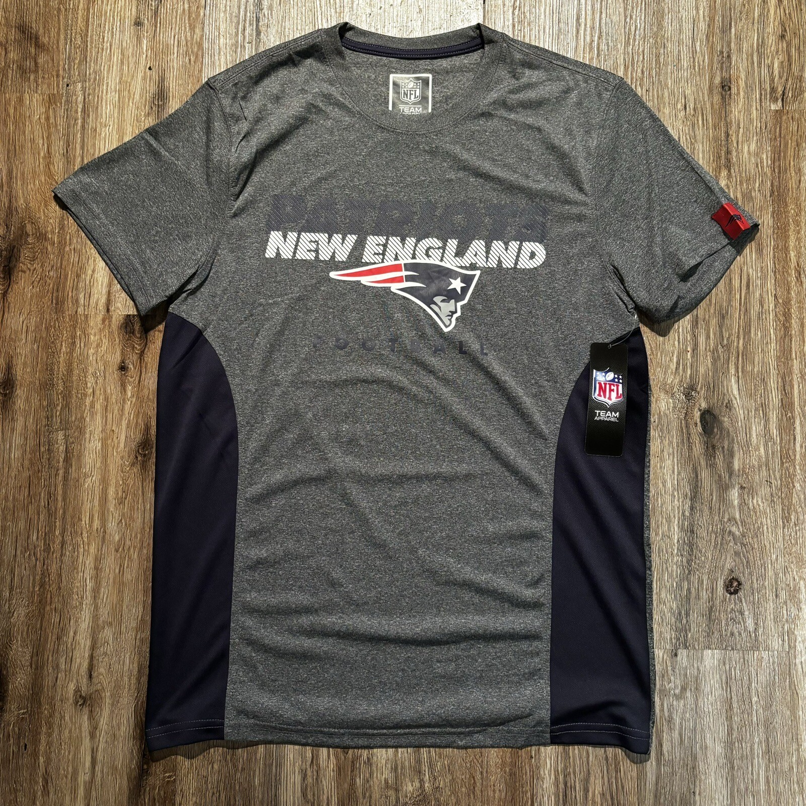 New England Patriots Activewear TShirt NFL Team Apparel Mens Small Gray