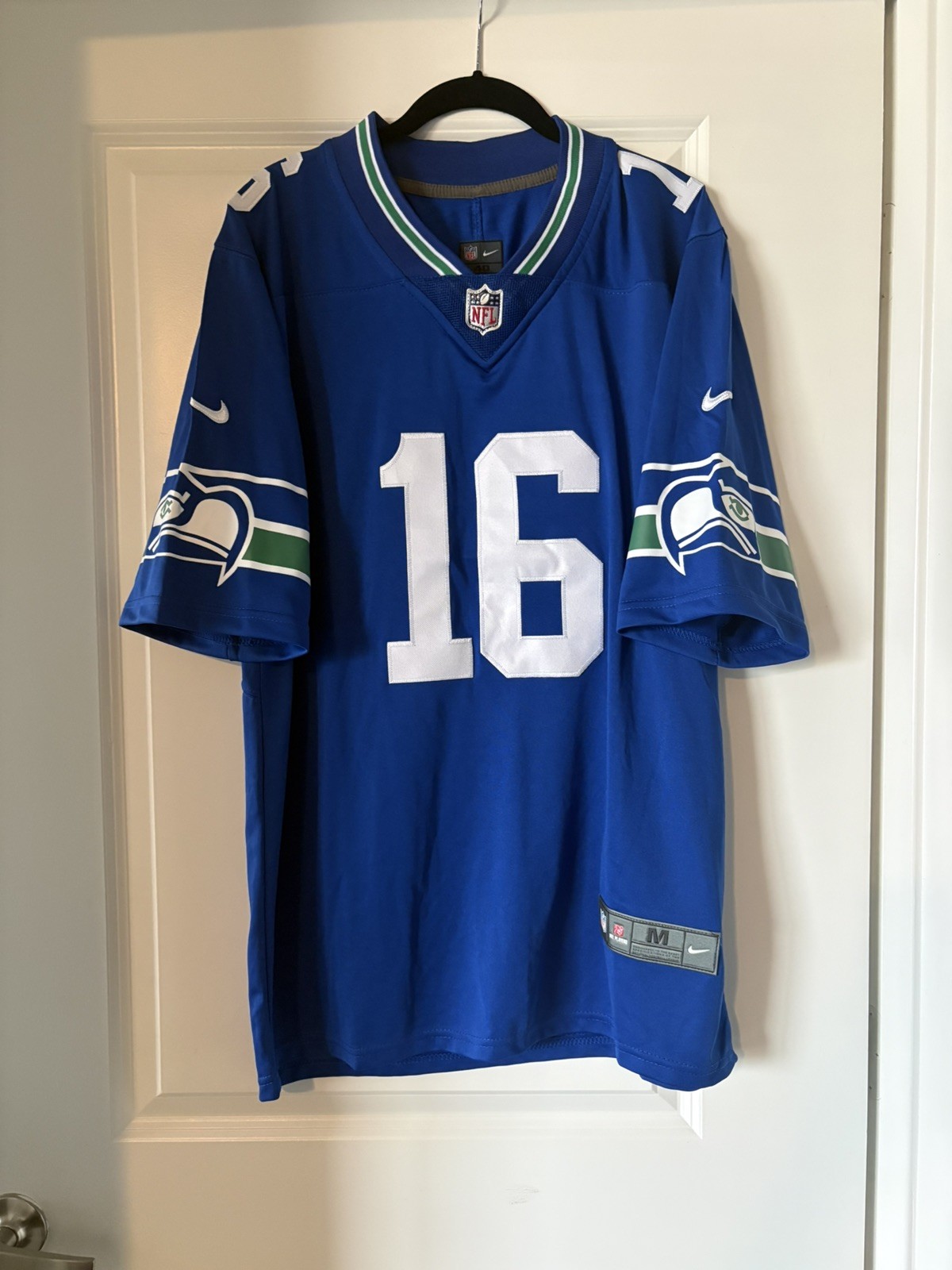 Nike NFL Seattle Seahawks Tyler Lockett Throwback Jersey Size Med Football