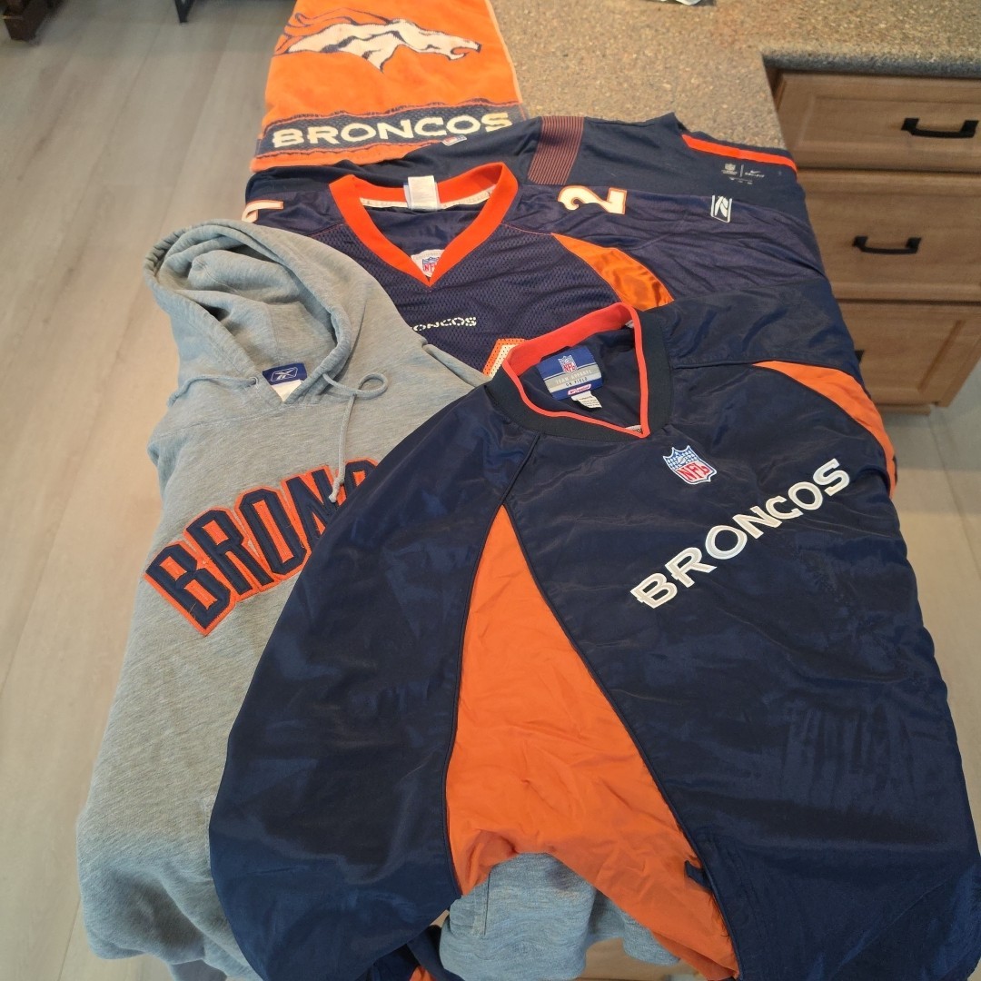 Denver Broncos Lot 5 Pcs Sz Xl+ Jersey Hoodie LS Shirt Golf Towel Windbreaker