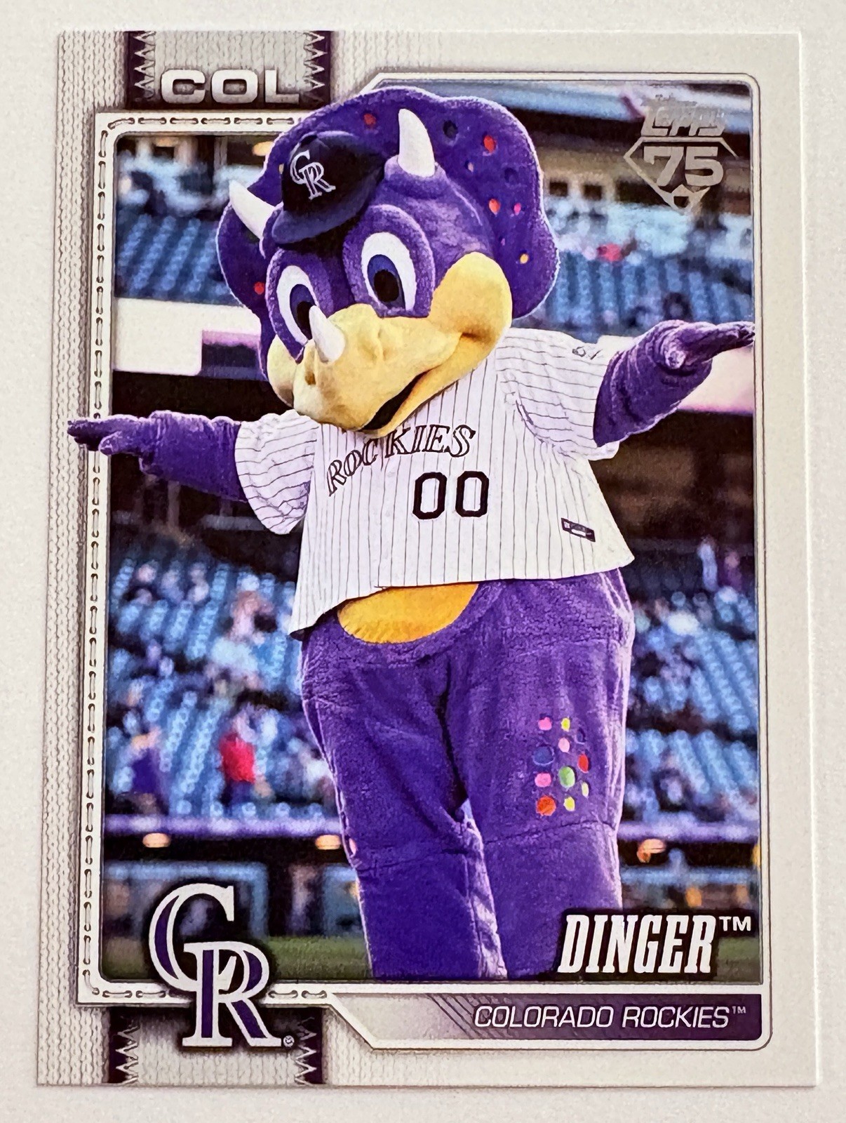 2026 Topps Series 1 Celebration – Mascots Dinger #M-4