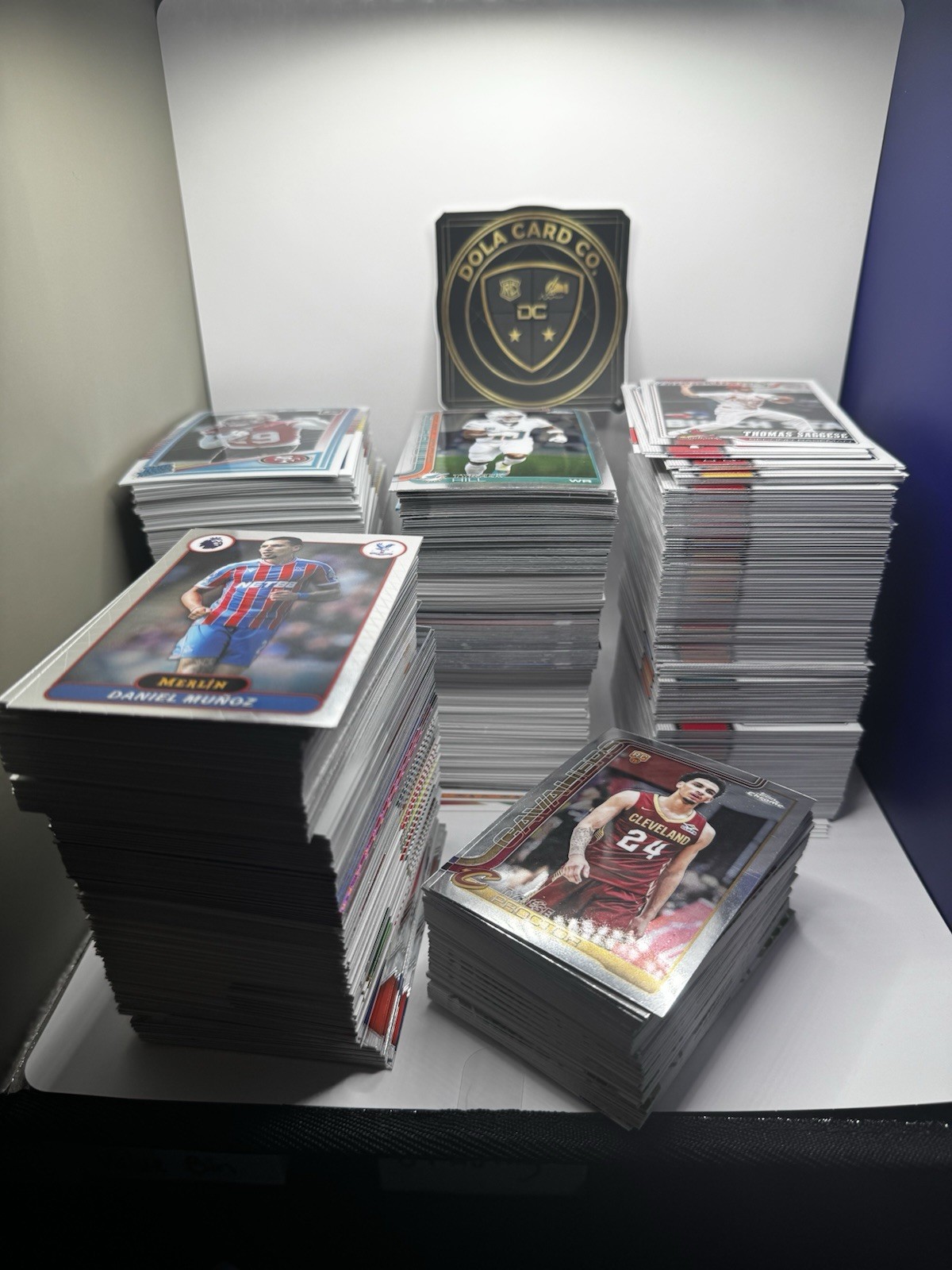 1,100+ Sports Card Lot MLB NFL NBA PL Soccer – 100+ RCs Inserts Included