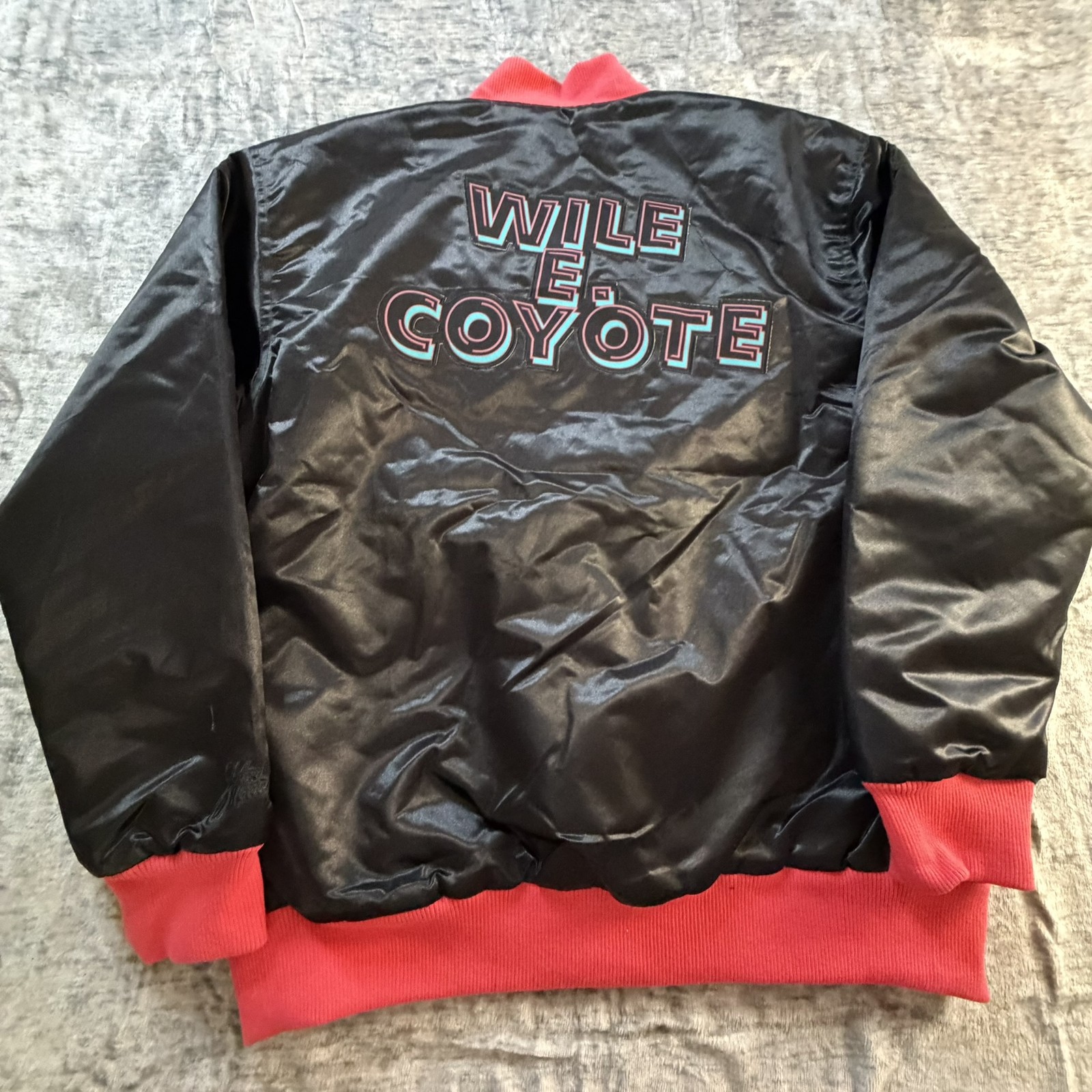 Headgear Classics San Antonio Spurs Wile E. Coyote Satin Jacket NBA 2XL Looney