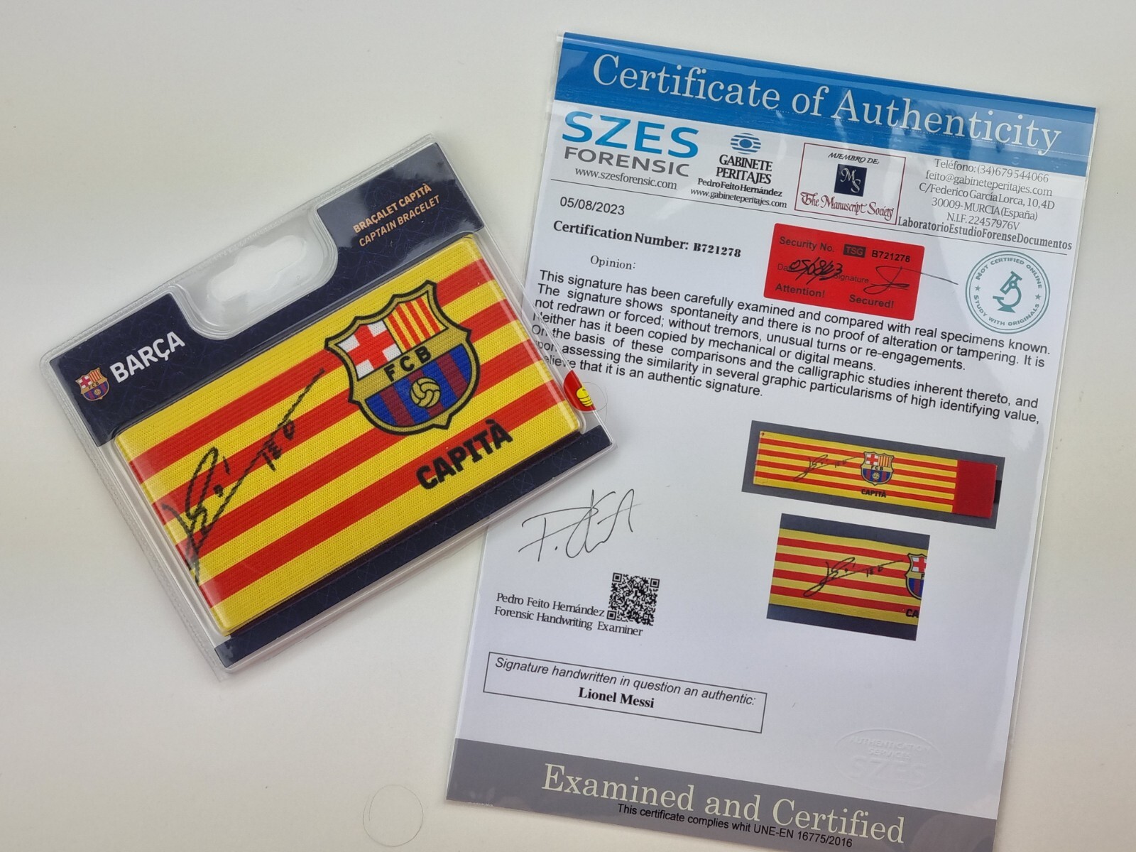 Messi Messi captain armban original Hand Signed w/coa Free shipping worldwide