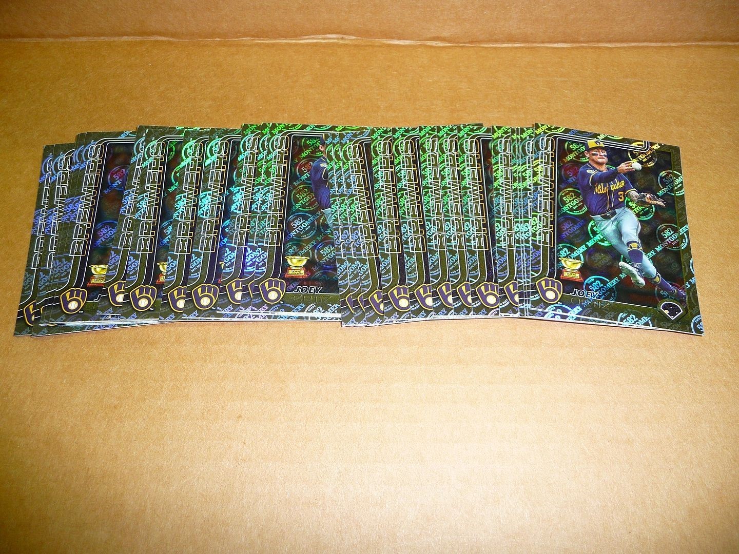 2025 Topps 582 MONTGOMERY CLUB FOIL LOT OF 35 CARDS JOEY ORTIZ BREWERS #165