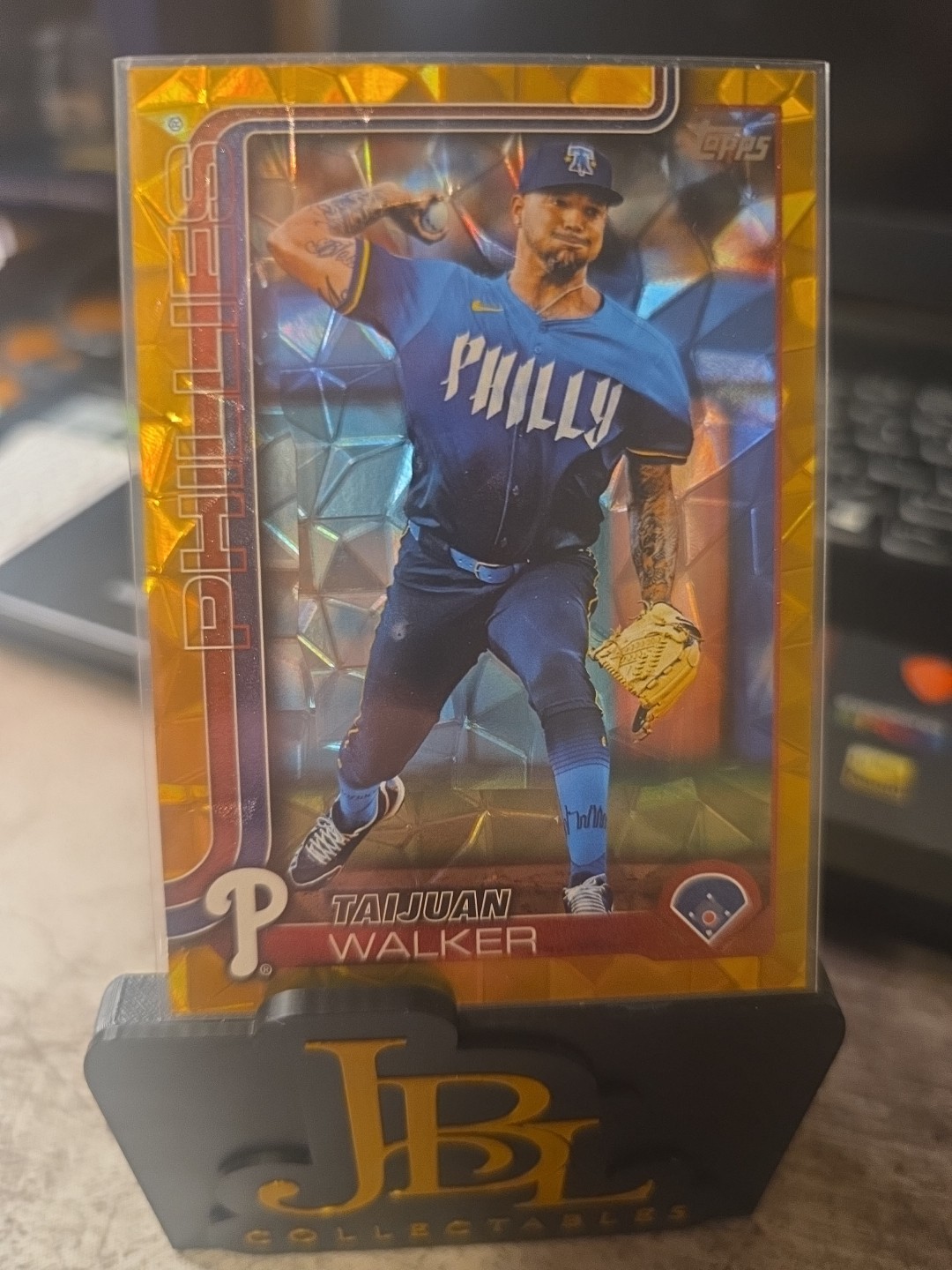 Tajuan Walker 2025 Topps Series 2 Gold Diamante /50 #351 Philadelphia Phillies
