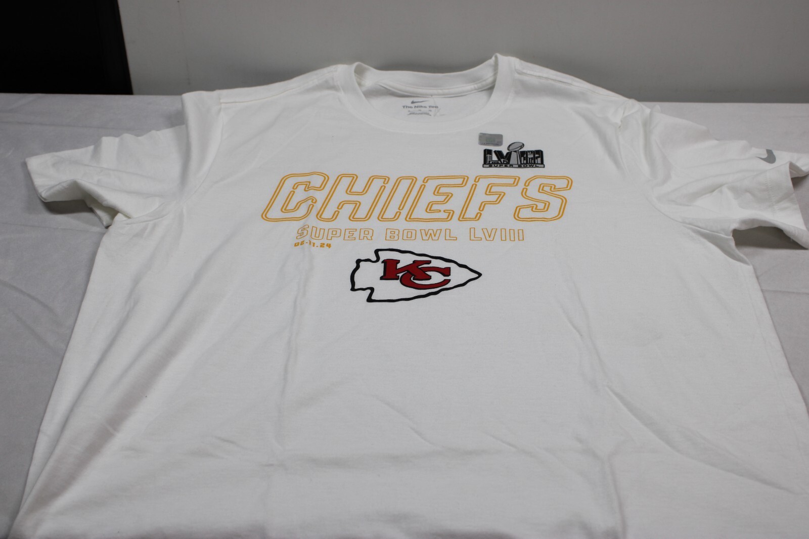 Nike Super Bowl 58 T-Shirt Men’s 2XL White Kansas City Chiefs The Nike Tee