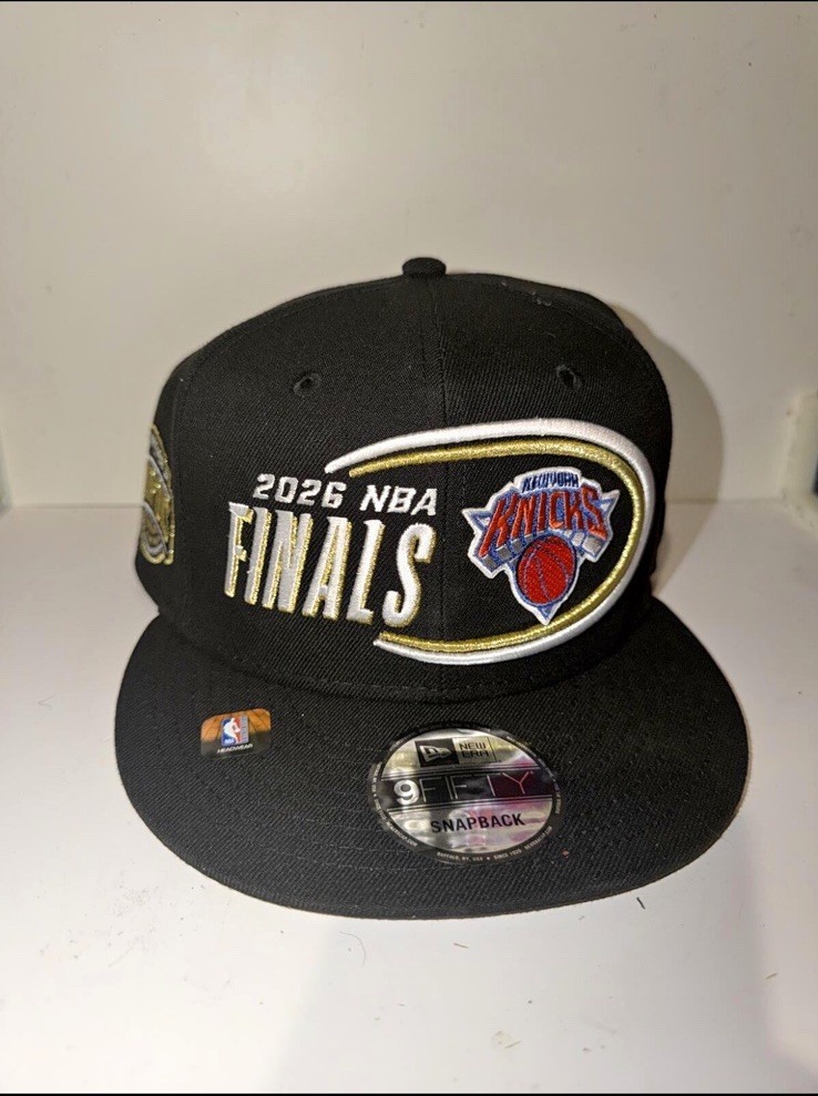 New York Knicks 2026 NBA Finals Snapback Hat Cap In Hand