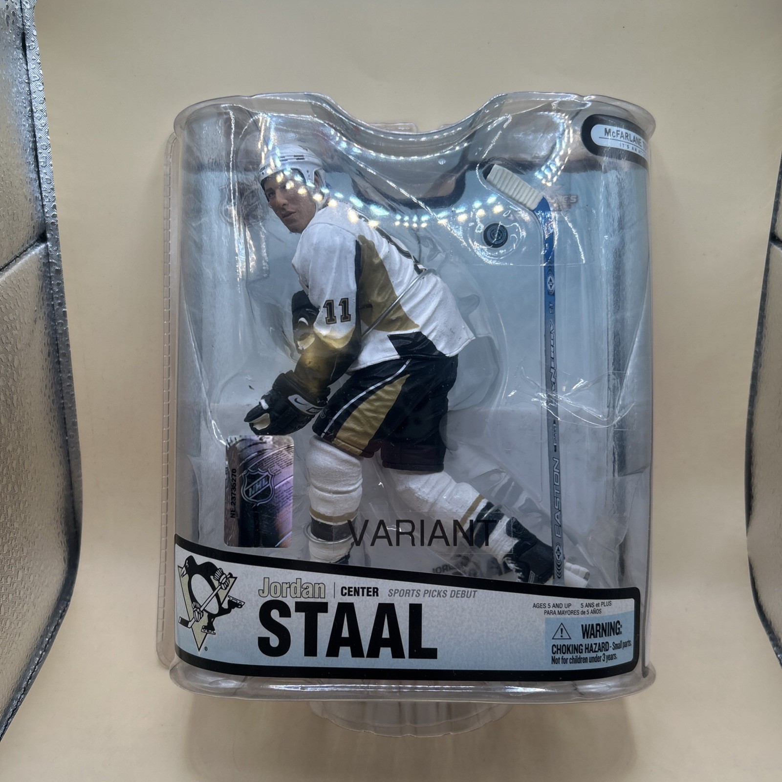 McFARLANE JORDAN STAAL PITTSBURGH PENGUINS SERIES 18 FIGURE HOCKEY NHL