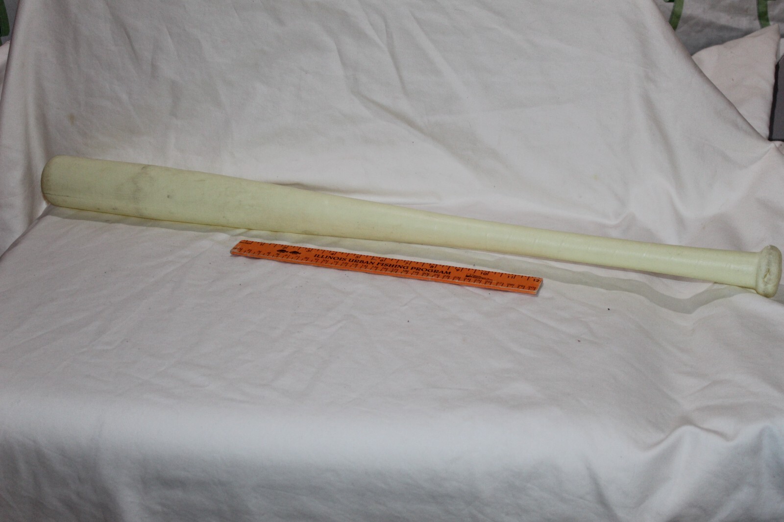 Vintage 30″ Yellow Glow in the Dark Plastic Wiffle Baseball Bat Damaged