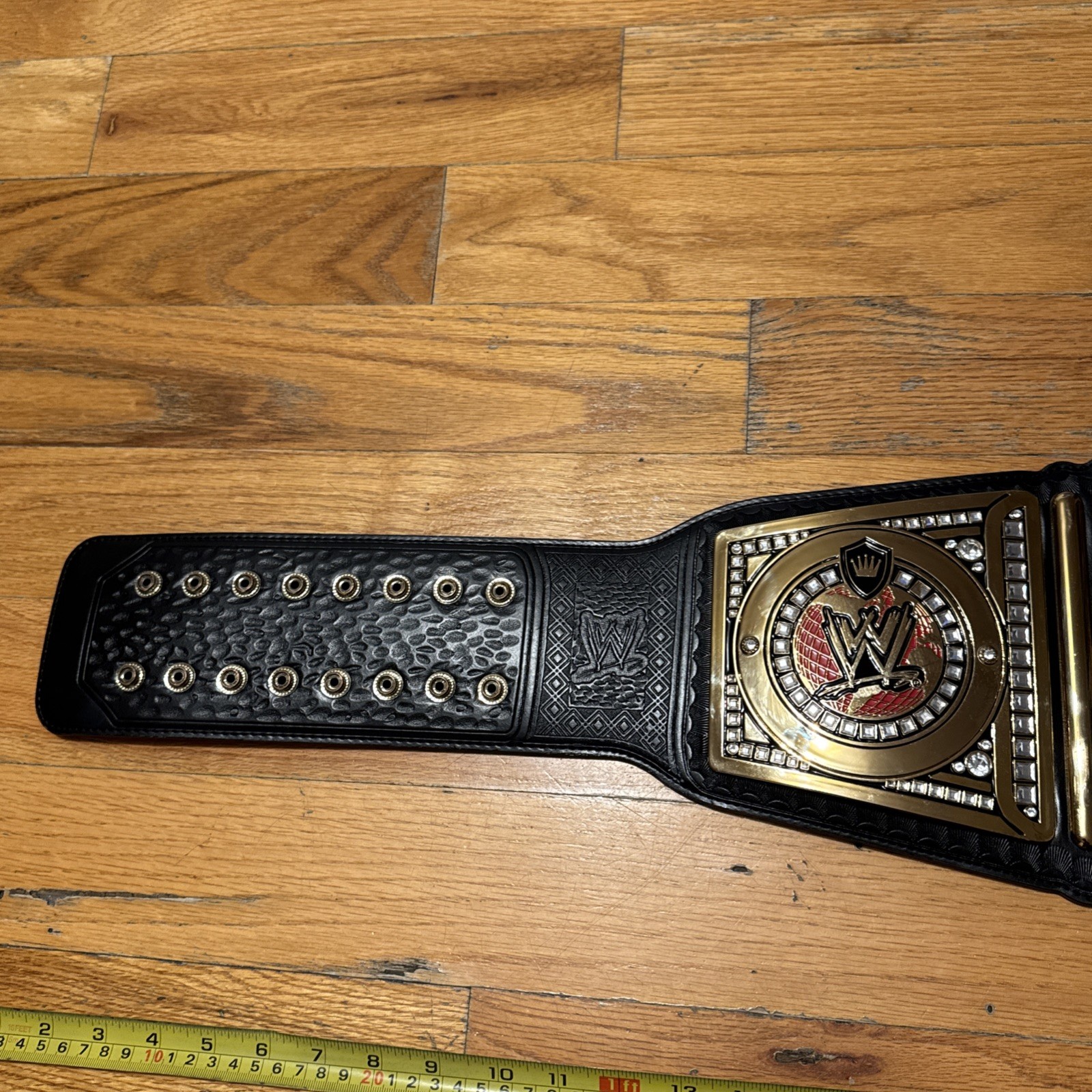 WWE Scratch Logo 2013 replica commemorative belt FIGS V1