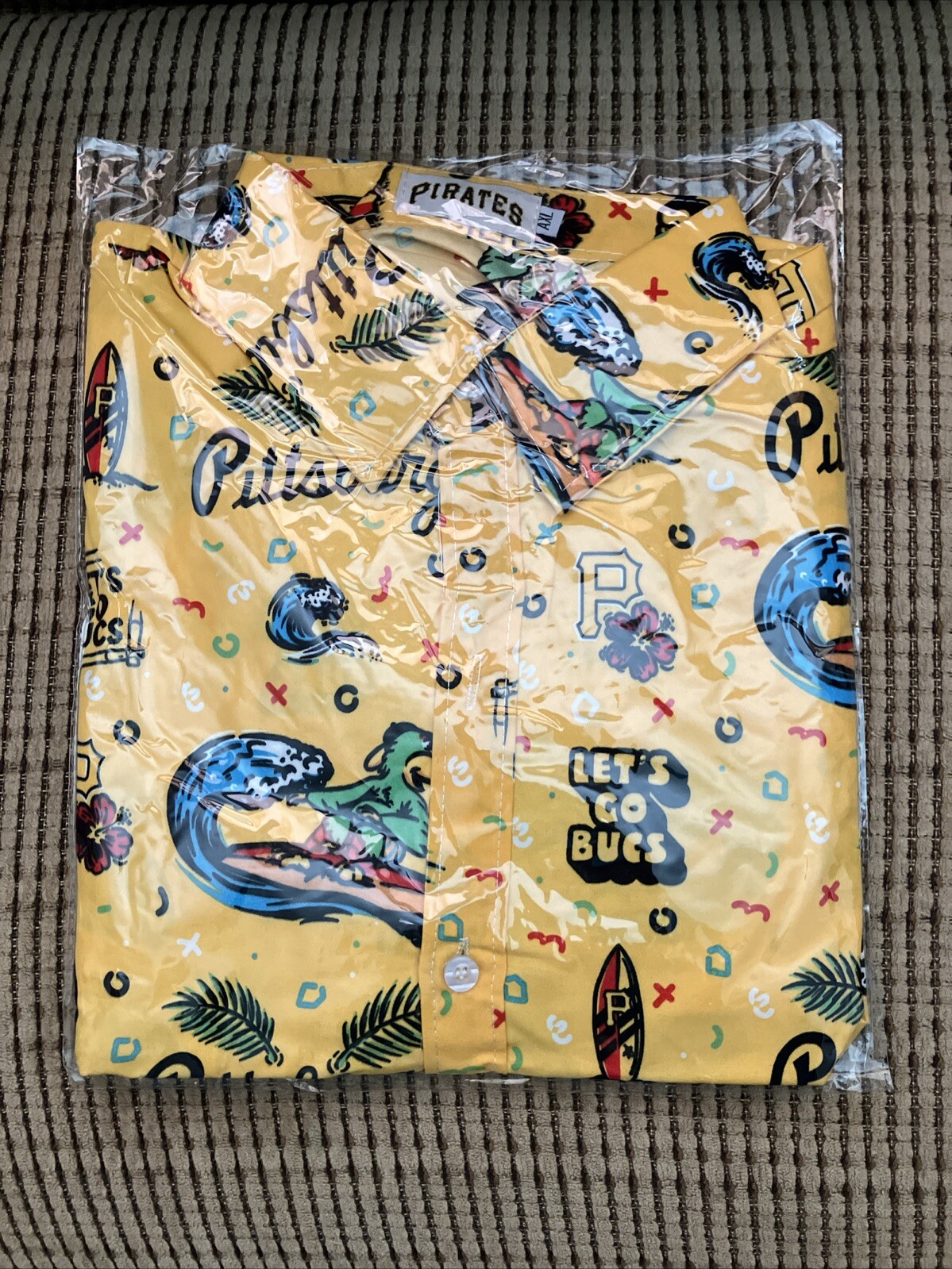 Pittsburgh Pirates Adult XL Hawaiian SGA Shirt 7/1/23 new in package