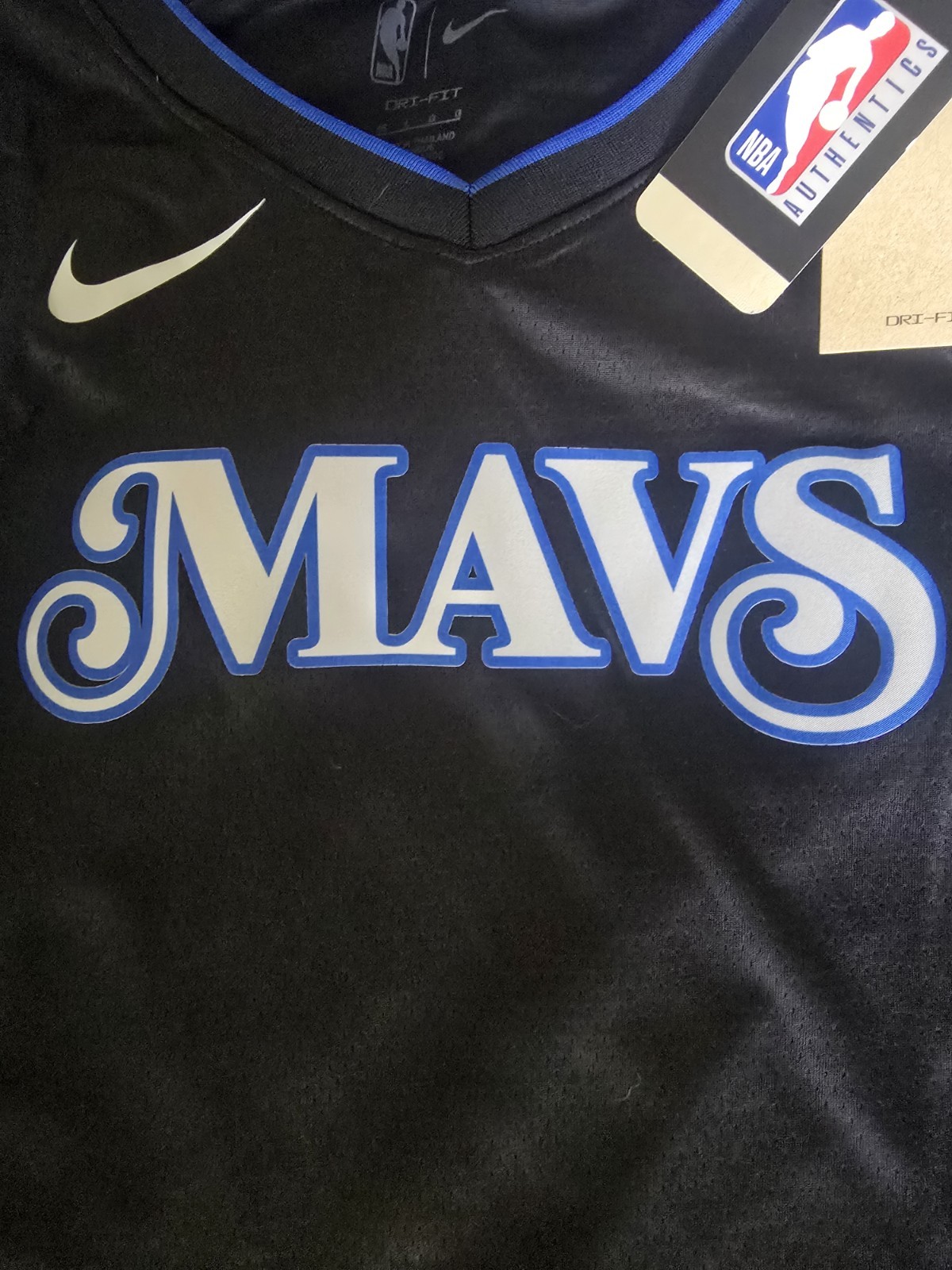 dallas mavericks nike city edition jersey Black Dri-Fit Jersey Men’s Size Large