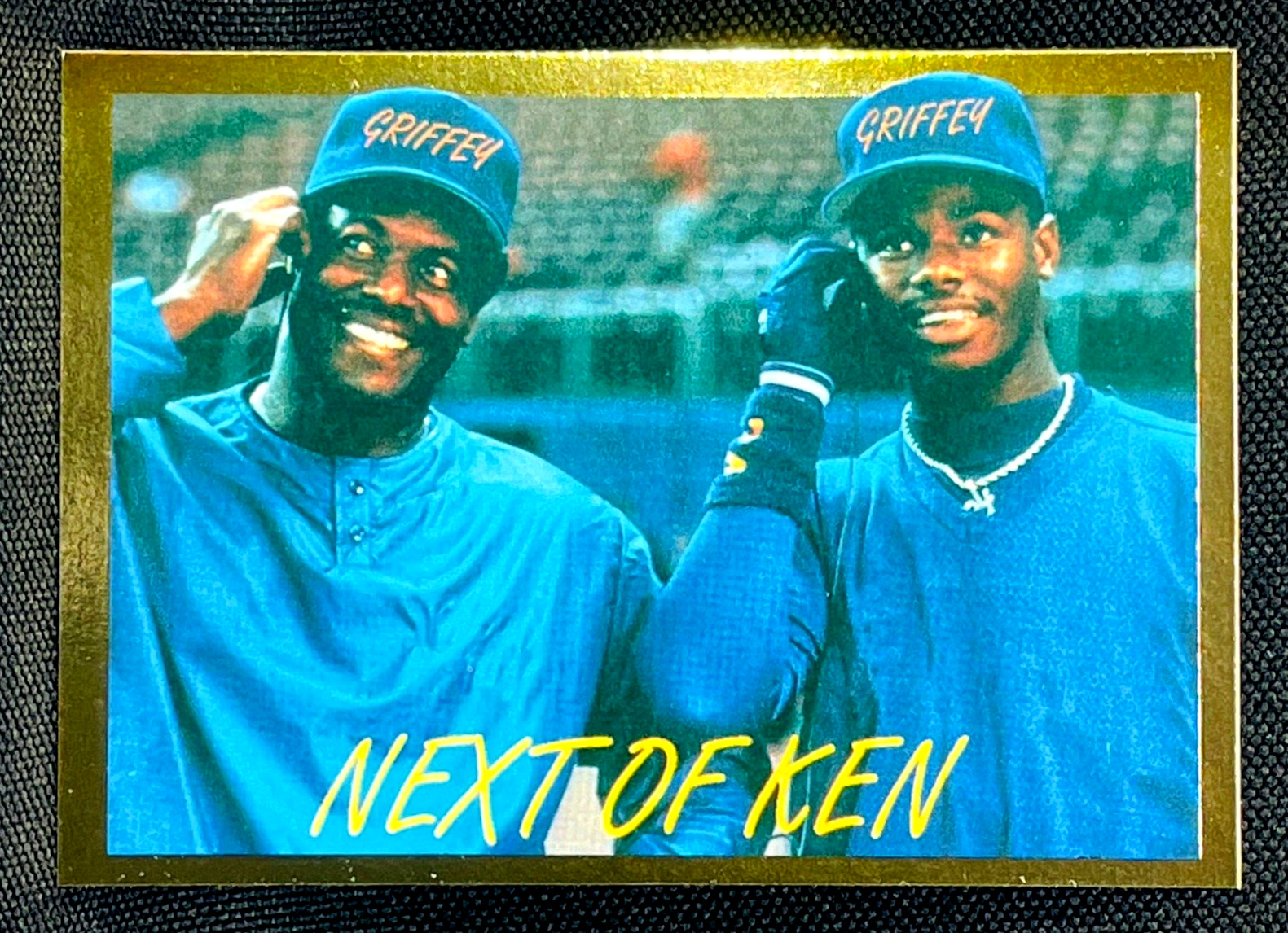 KEN GRIFFEY JR. – 1991 GRIFFEY GAZETTE #4 NEXT OF KEN – Rare Early Baseball Card