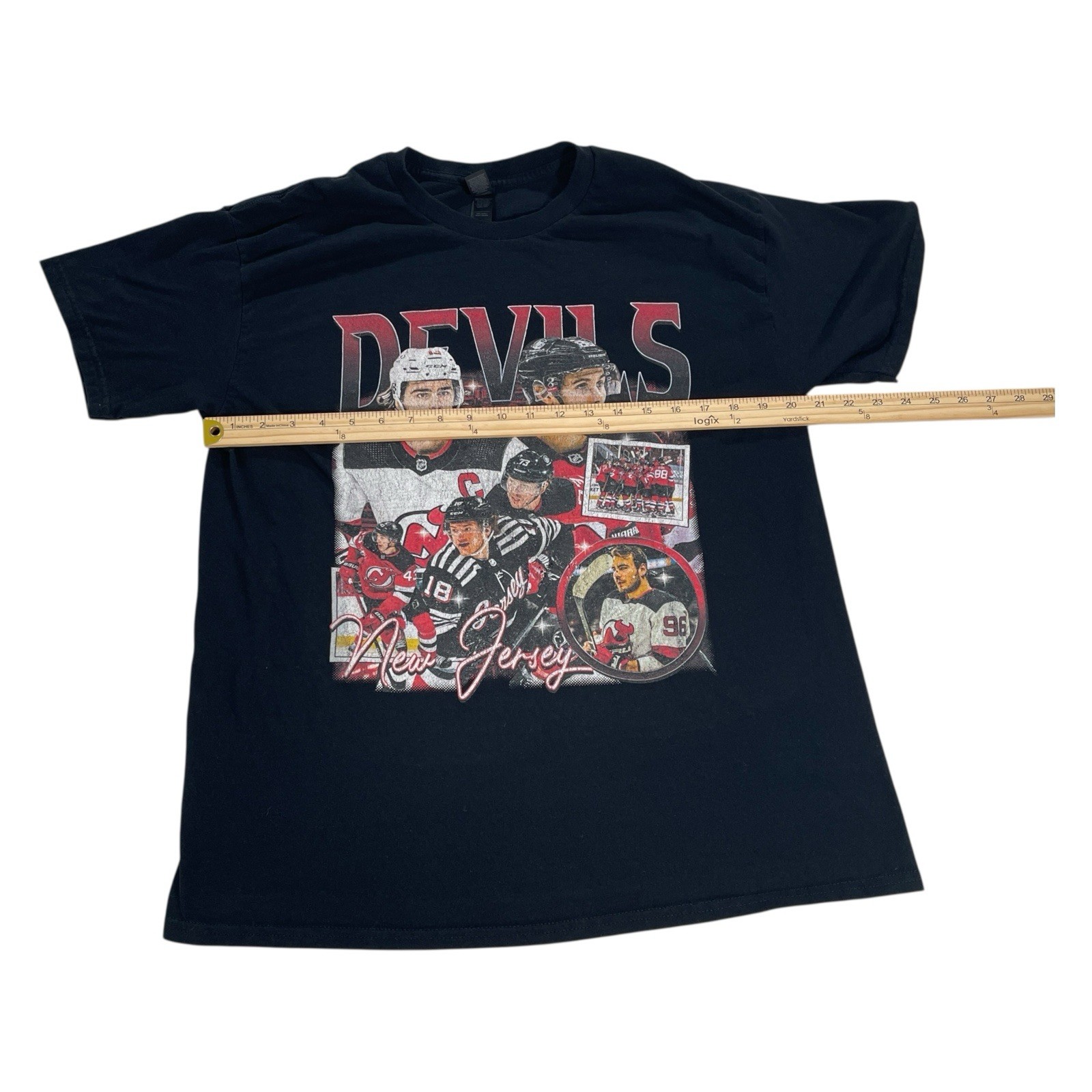 New Jersey Devils Graphic Players T-Shirt Men’s Large GILDAN Tag Black NHL Retro