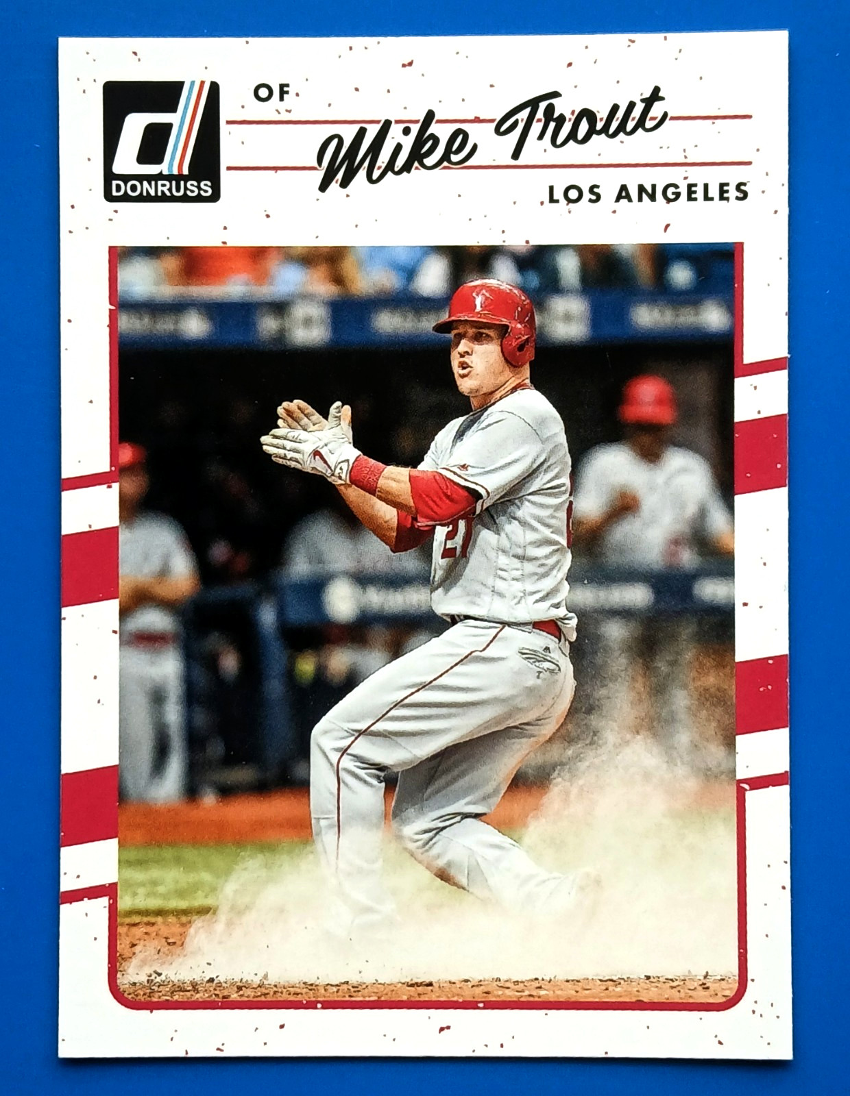 2017 Donruss #104 Mike Trout Base Batting & SP Clapping Variations * Short Print