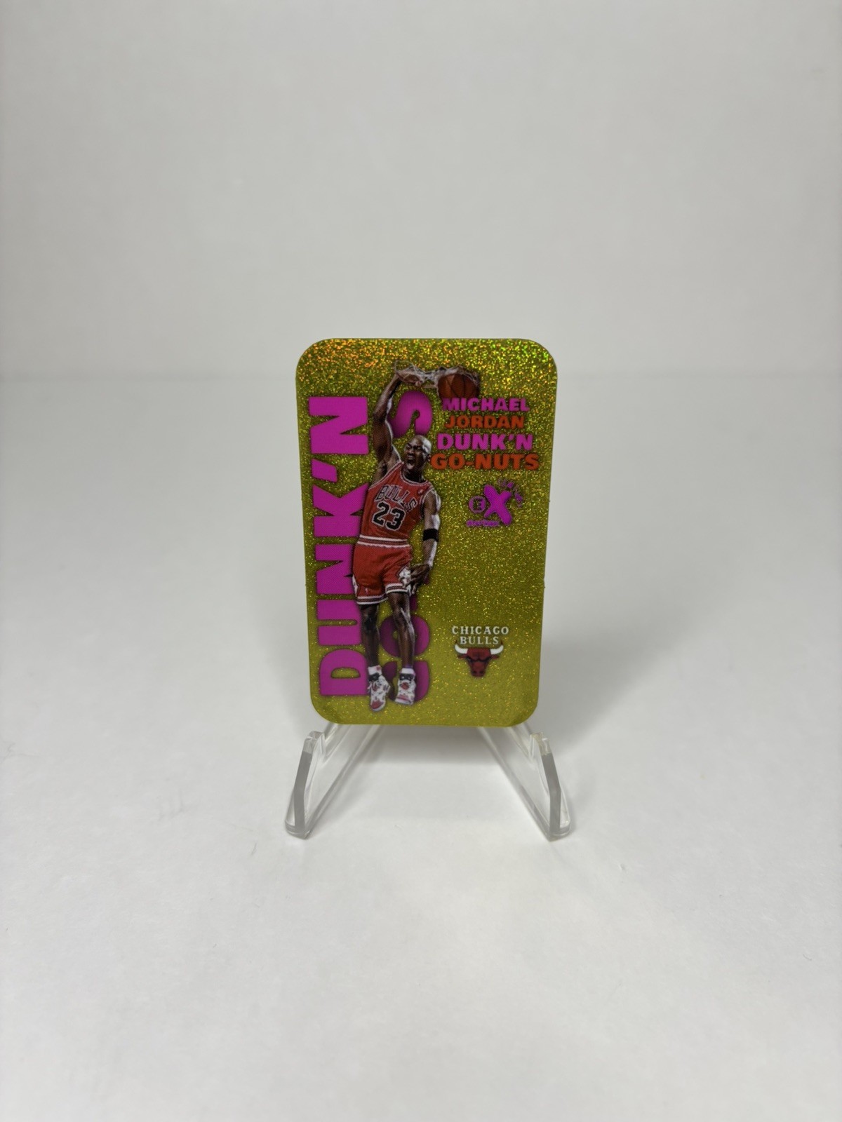 1998 Skybox Michael Jordan Gold Sparkle Dunkin’ Go-Nuts Refractor Tobacco Card
