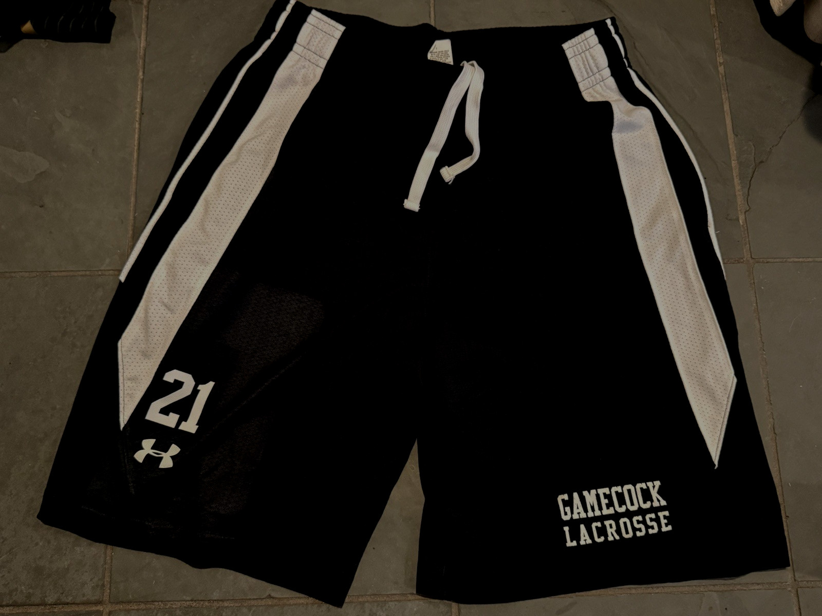 SOUTH CAROLINA GAMECOCKS LACROSSE #21 UNDER ARMOUR SHORTS W POCKETS LG