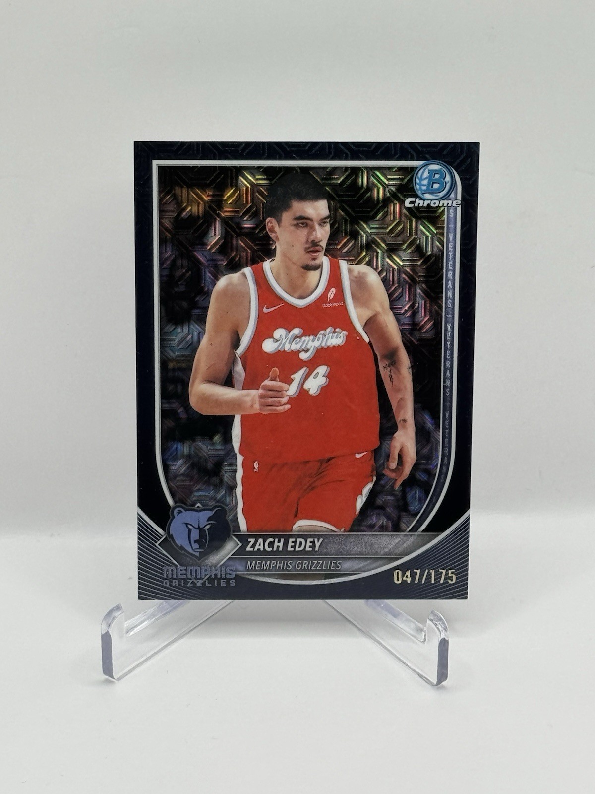 Zach Edey 2025-26 Bowman Chrome #BCV-139 Navy Mojo Refractor #/175 Grizzlies