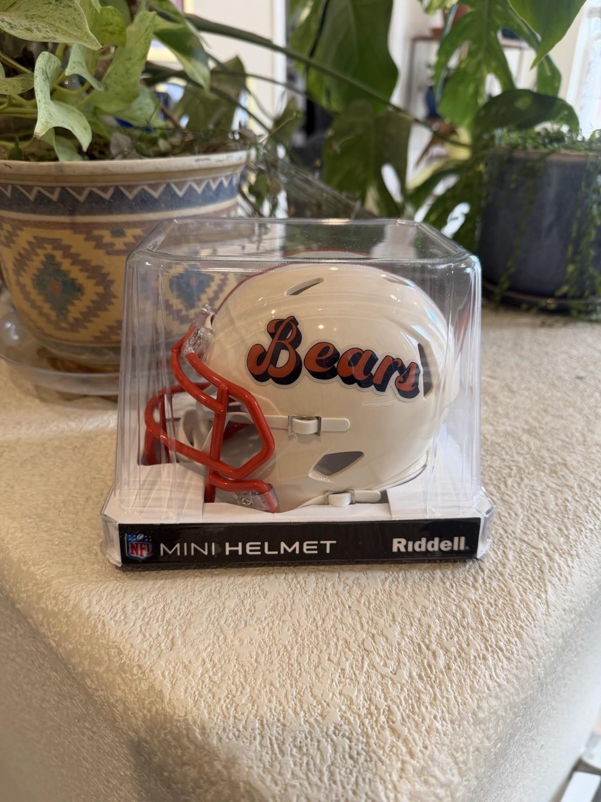 Brian Urlacher Signed Chicago Bears Retro Mini Helmet Inscribed “HOF 18” BAS