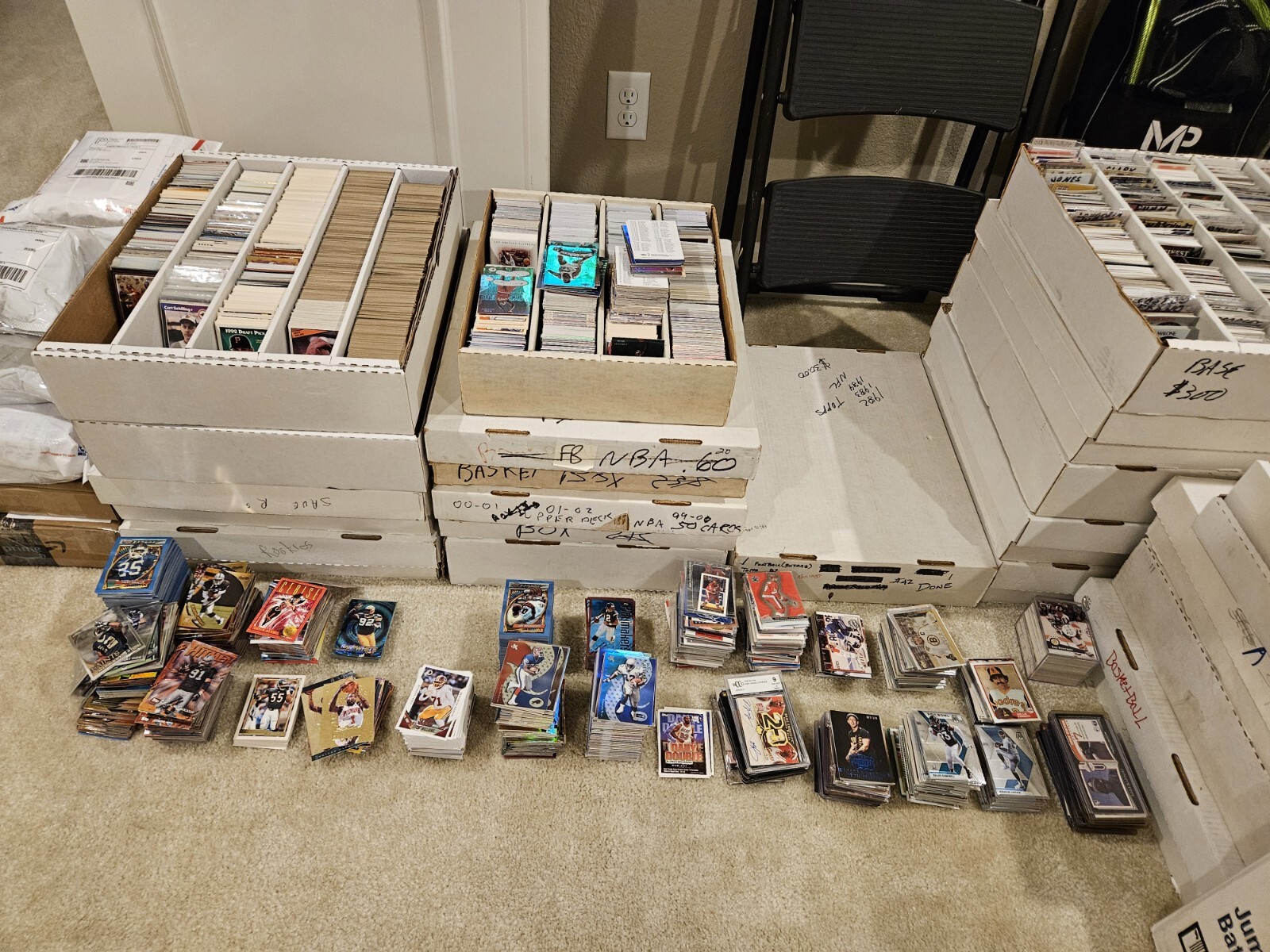 Huge Sports Card Blowout Sale 3200ct Box Full Huge Inventory.💥Pick Your Sport💥