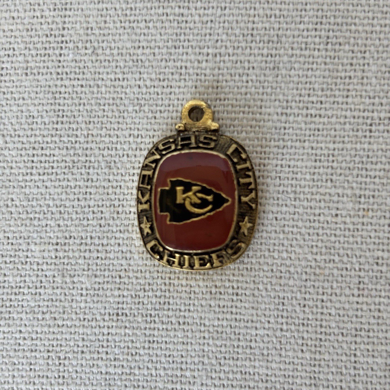 Kansas City Chiefs NFL Pendant 3/4 Inches Unsigned Balfour