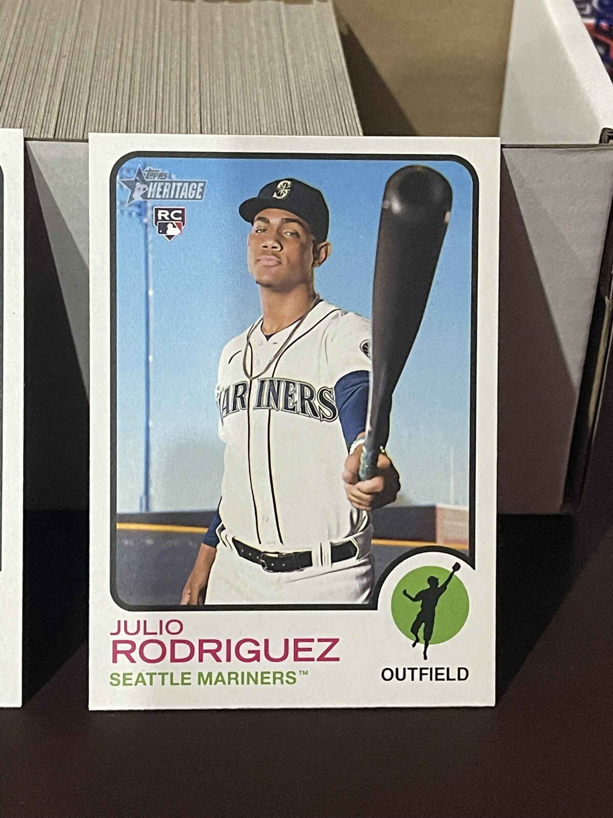 2022 Topps Heritage High Number – Complete Base Set #501-700 Bobby & Julio RC