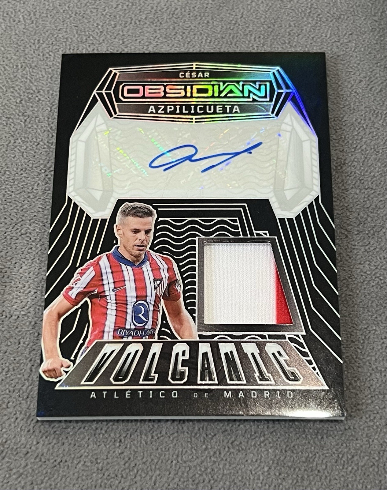 2024-25 Panini Obsidian César Azpilicueta Volcanic Autograph /199