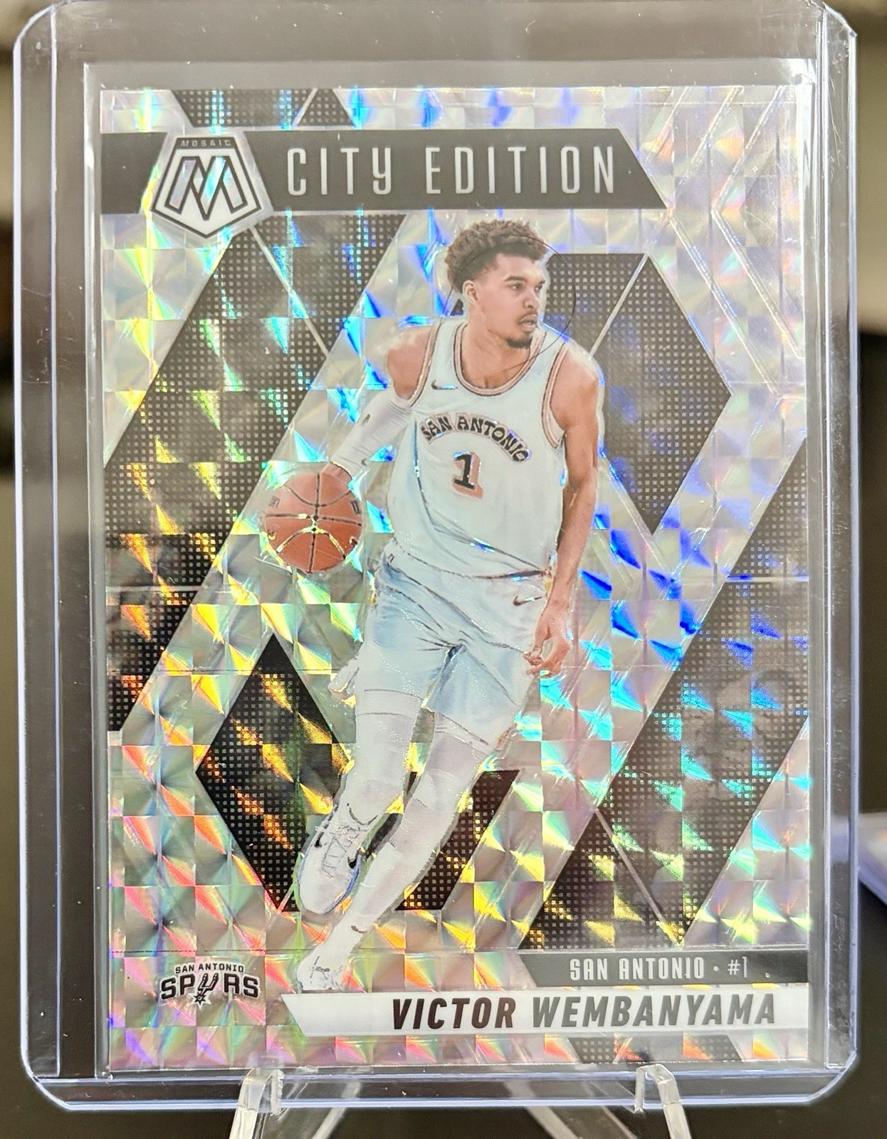 2024-25 Panini Mosaic – City Edition Victor Wembanyama #288 Silver Mosaic Prizm