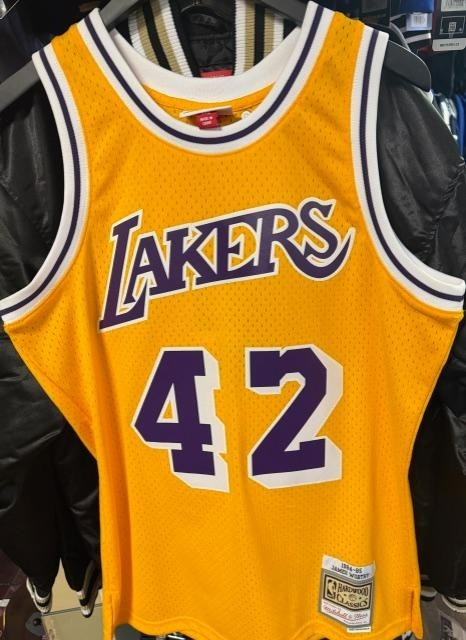 Los Angeles Lakers Mitchell & Ness ’84-’85 James Worthy Swingman Jersey – Yellow