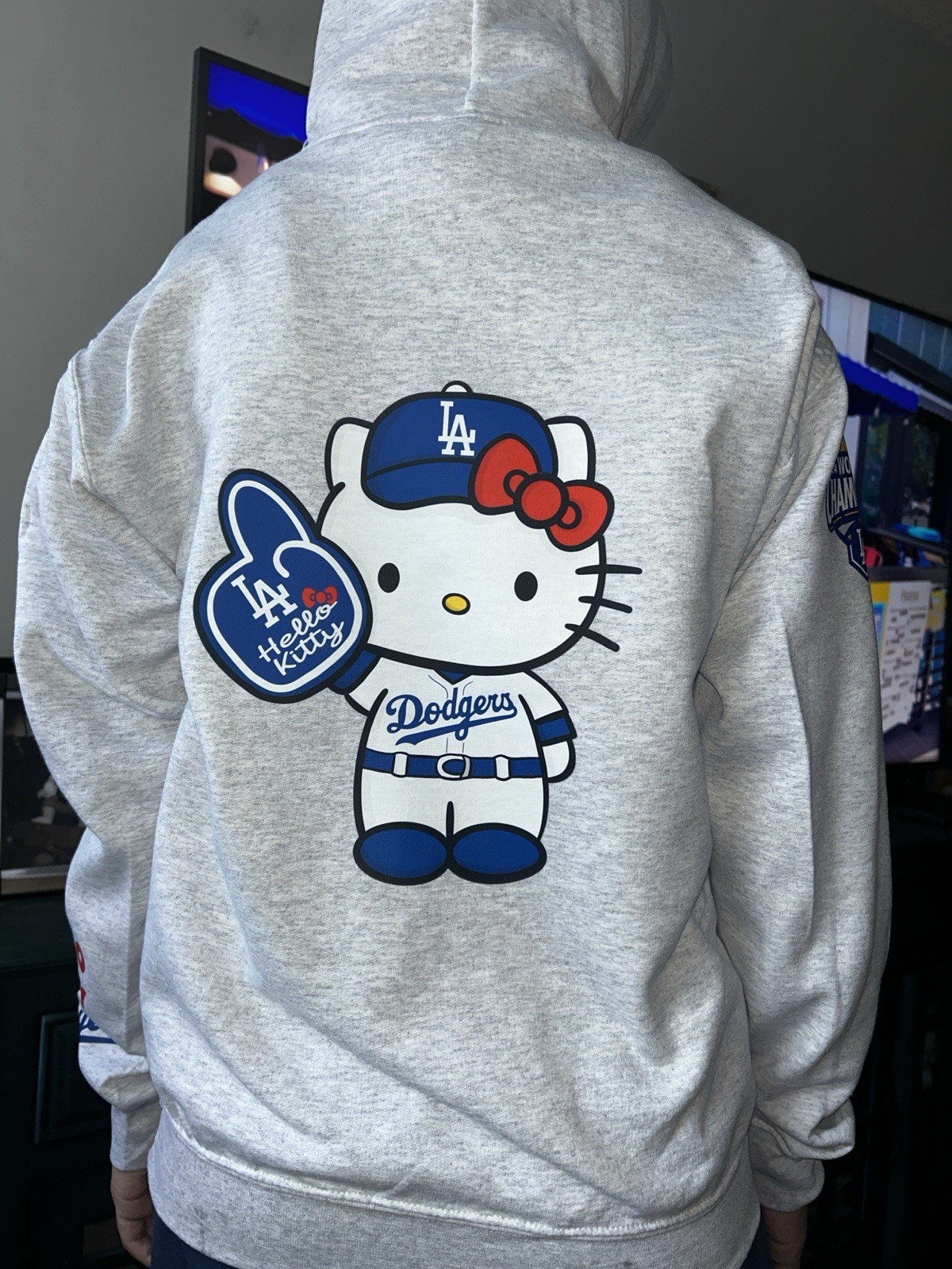 Hello Kitty Los Angeles Dodgers Gray Pullover Hoodie – World Series MLB -Replica