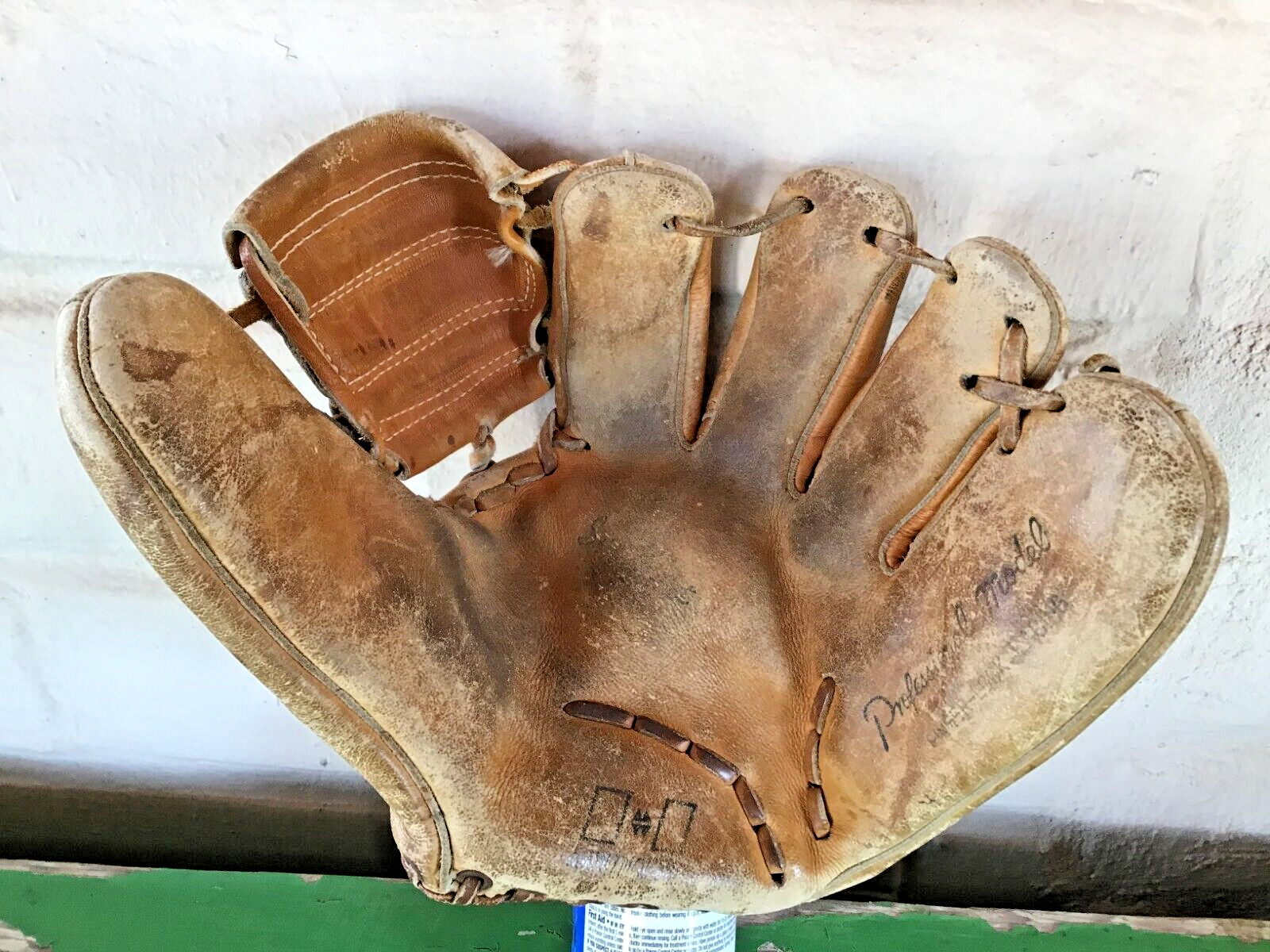 Vintage WARDS HAWTHORNE Leather Baseball Glove Professional Model Japan