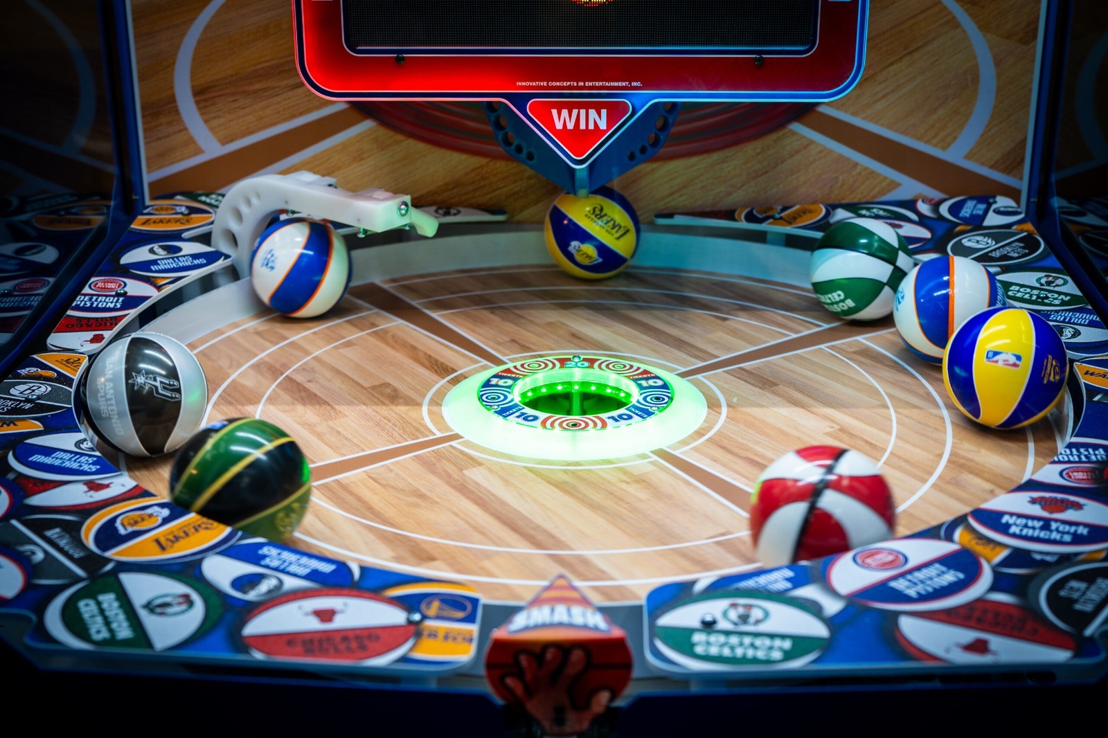 NBA Licensed 3.5″ Mini Basketball Bouncy Arcade Prize Smash N Win Ice All Teams