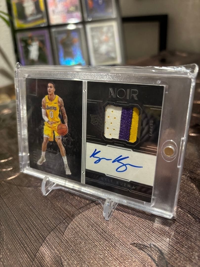 NOIR Kyle Kuzma RC On Card Autograph Patch 47/99 NBA Sports Card Pre-Owned