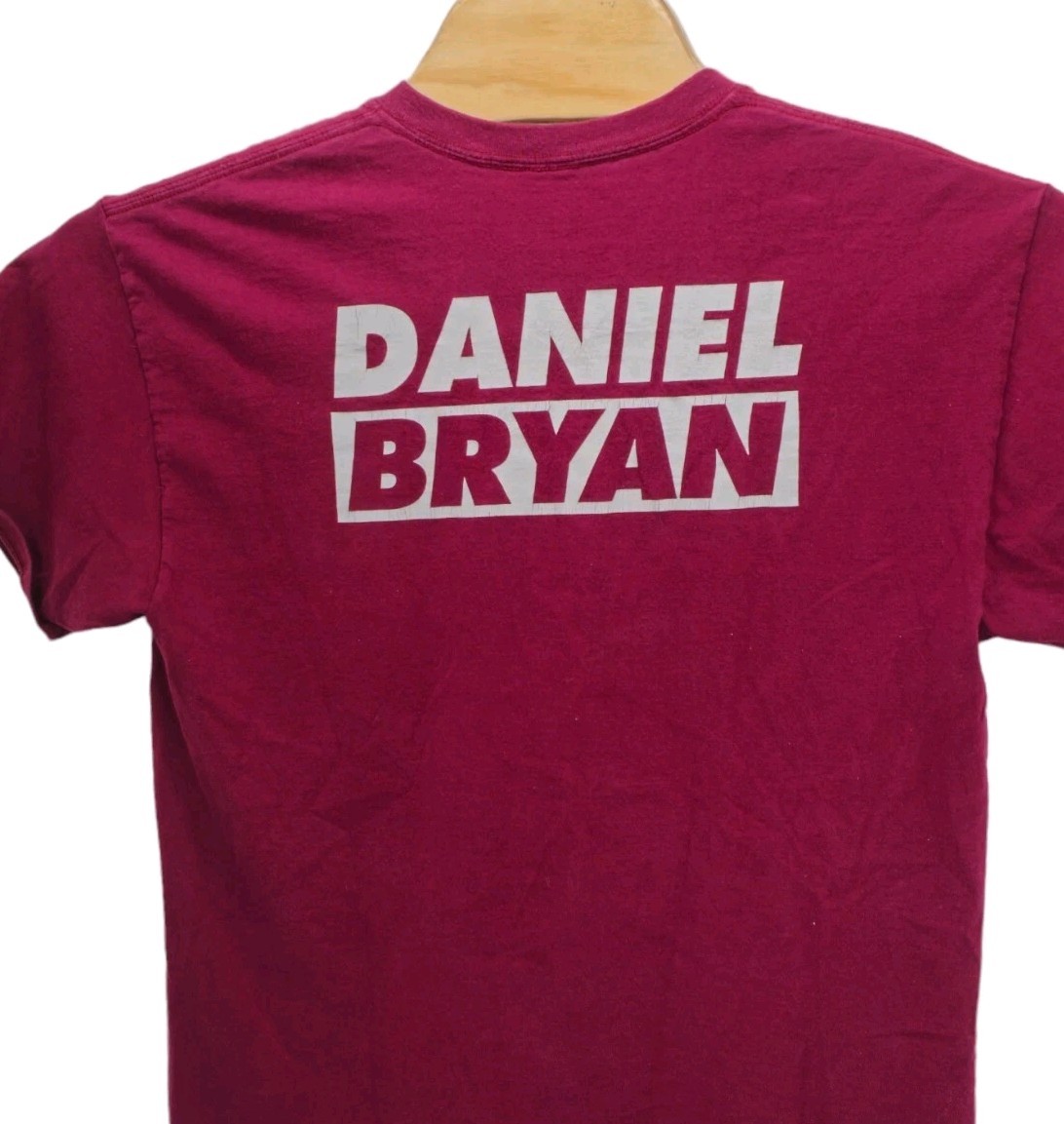Daniel Bryan “YES!” T-Shirt WWE Authentic 2013 YES Movement Burgundy Mens Large