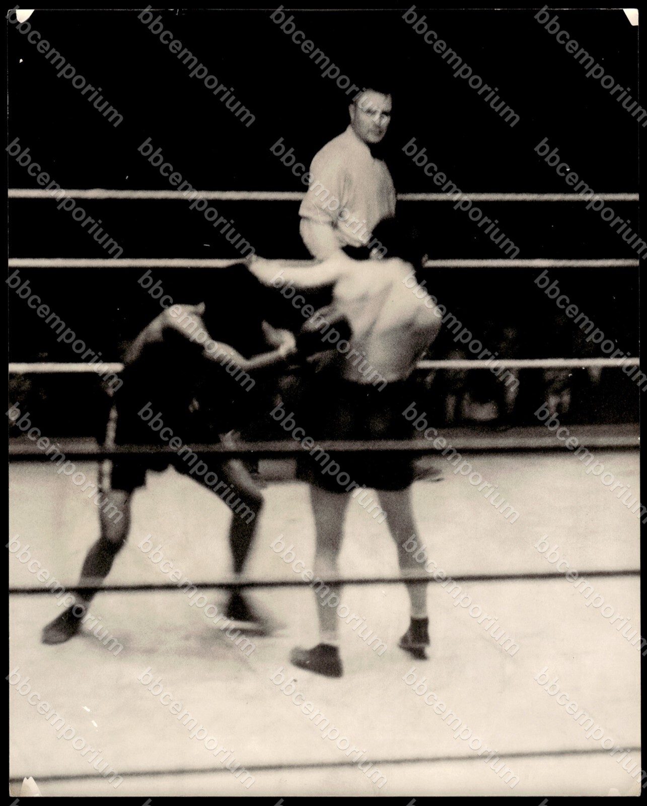 Boxing Match Unknown Subjects 8″ x 10″ Vintage Photograph B470